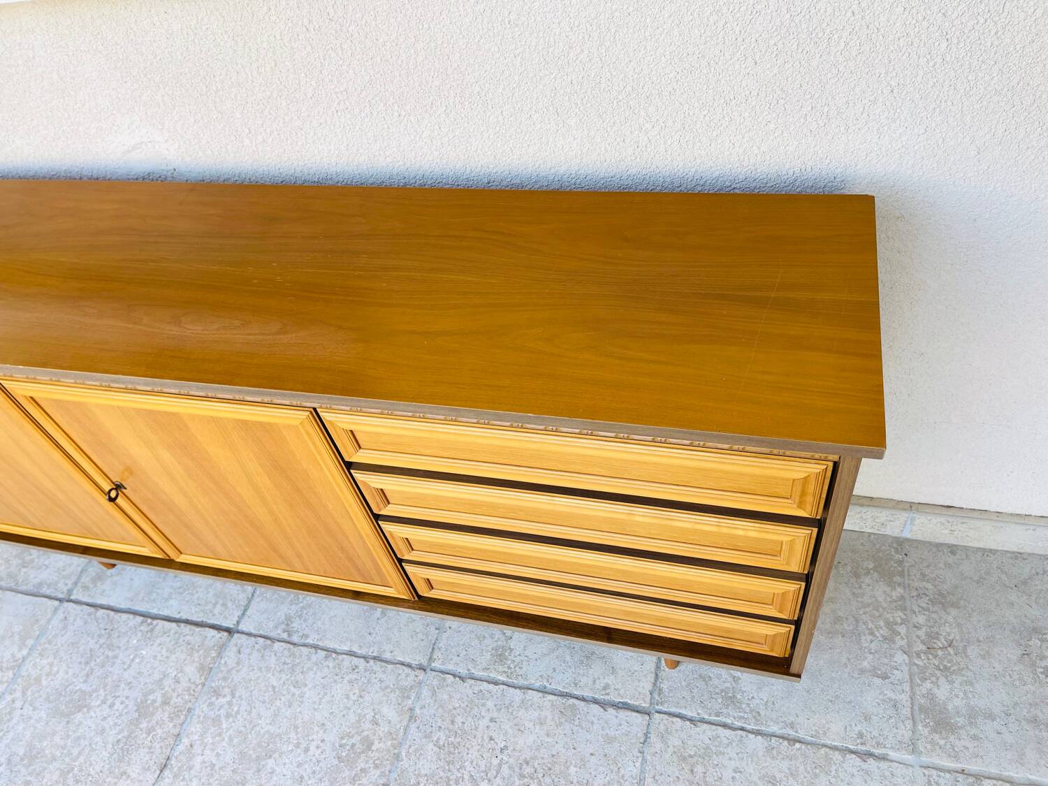 Vintage enfilade in elm from the 1960s.