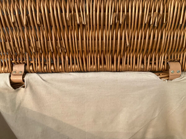 Malle vintage en osier tressé