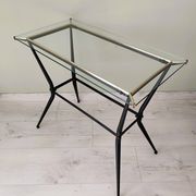 Table d'appoint ancienne en métal et en verre