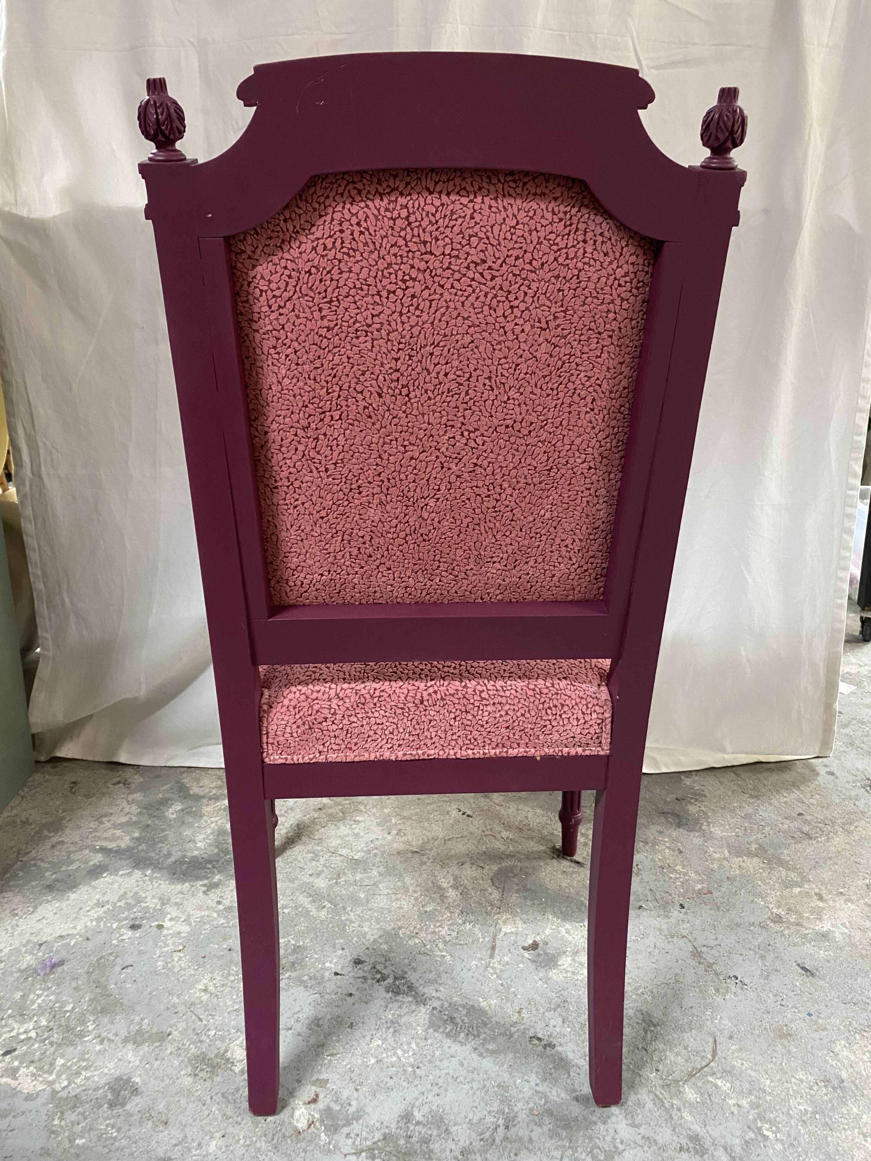 Corner pink chair