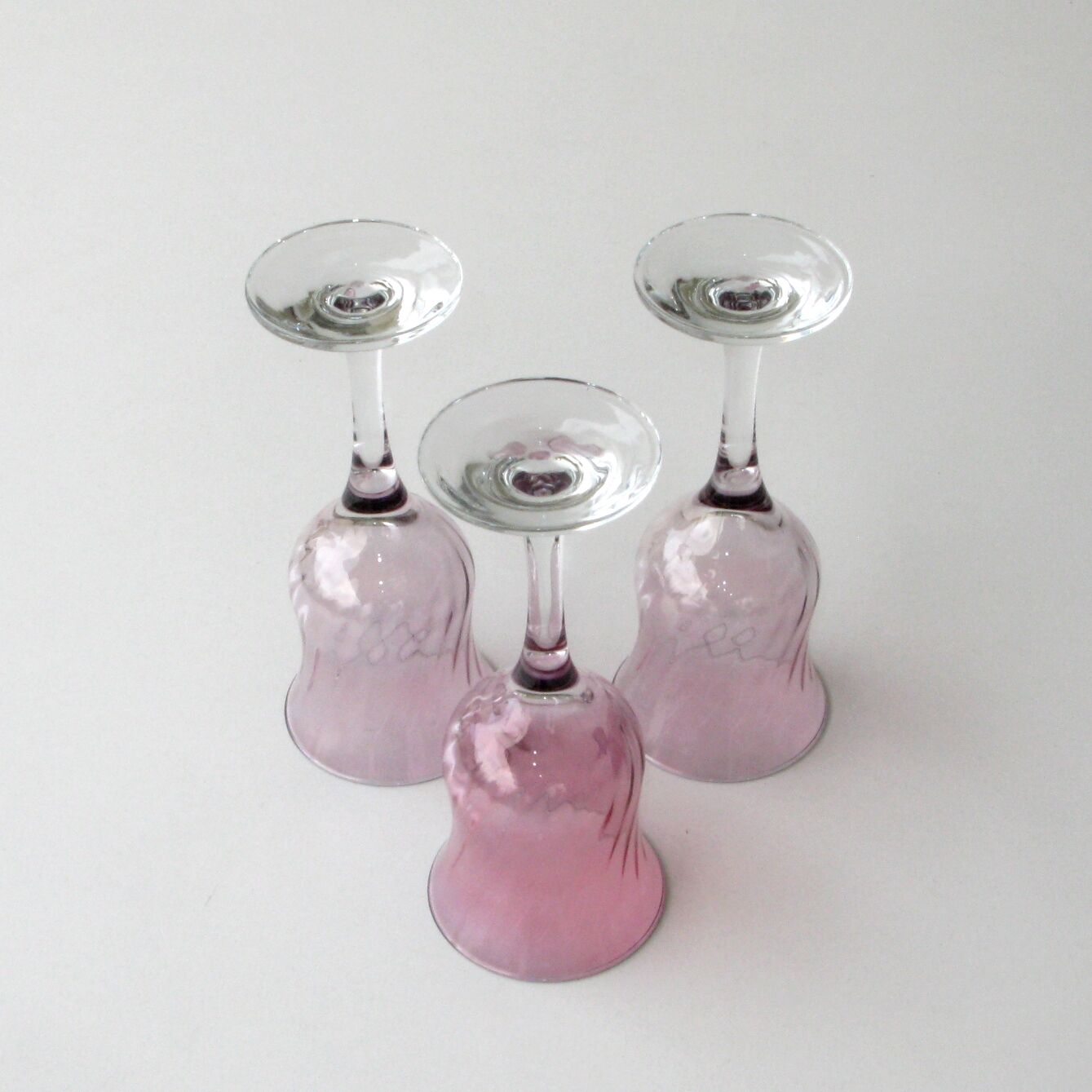 6 old pearlescent iridescent foot glasses - Old pink and amber