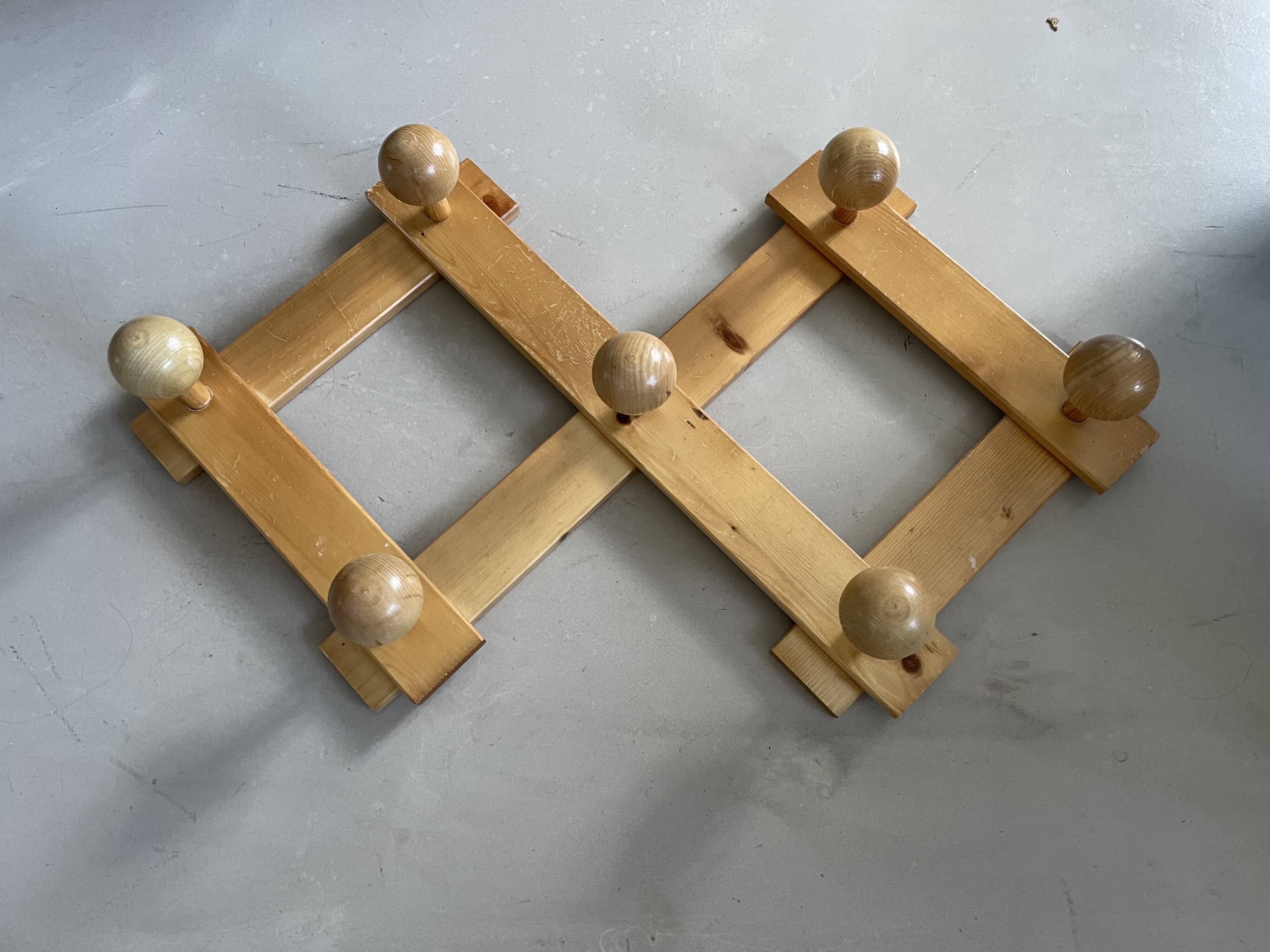 Vintage 70s wall coat rack