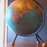 Dry terrestrial globe, world map from the 60s