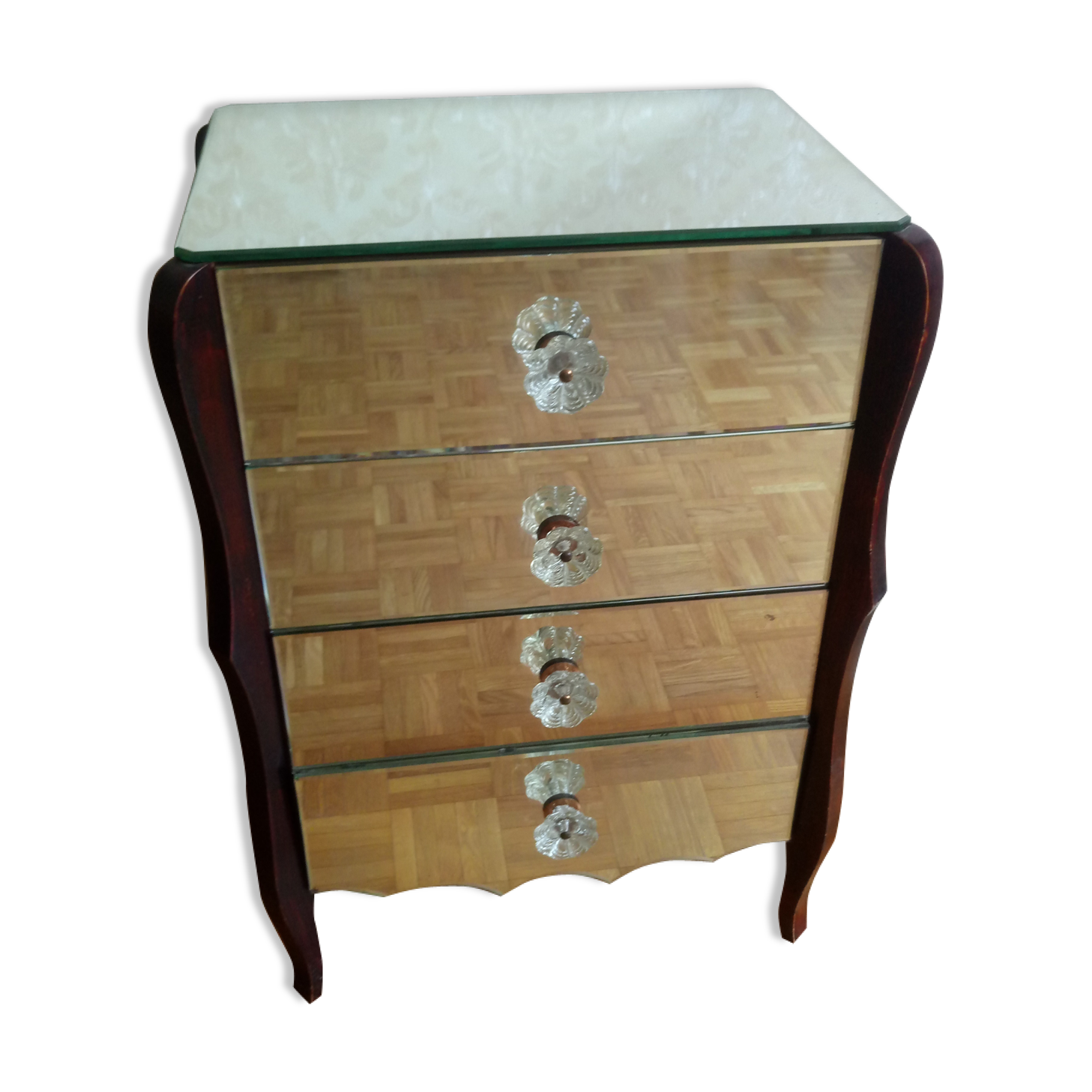 Dresser from the 30/40