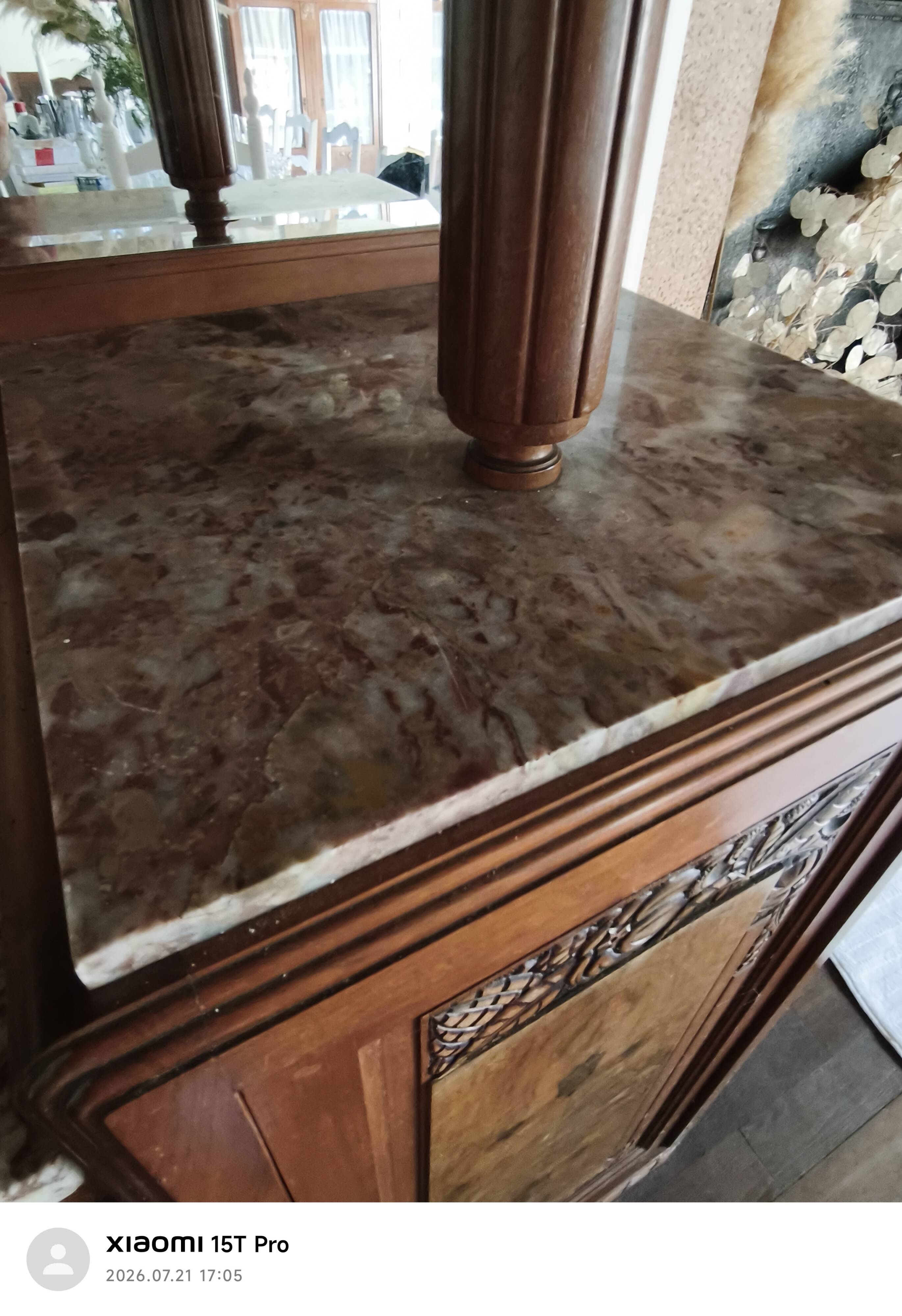 Buffet Art Déco – Noyer, placage de ronce et marbre – Vers 1930