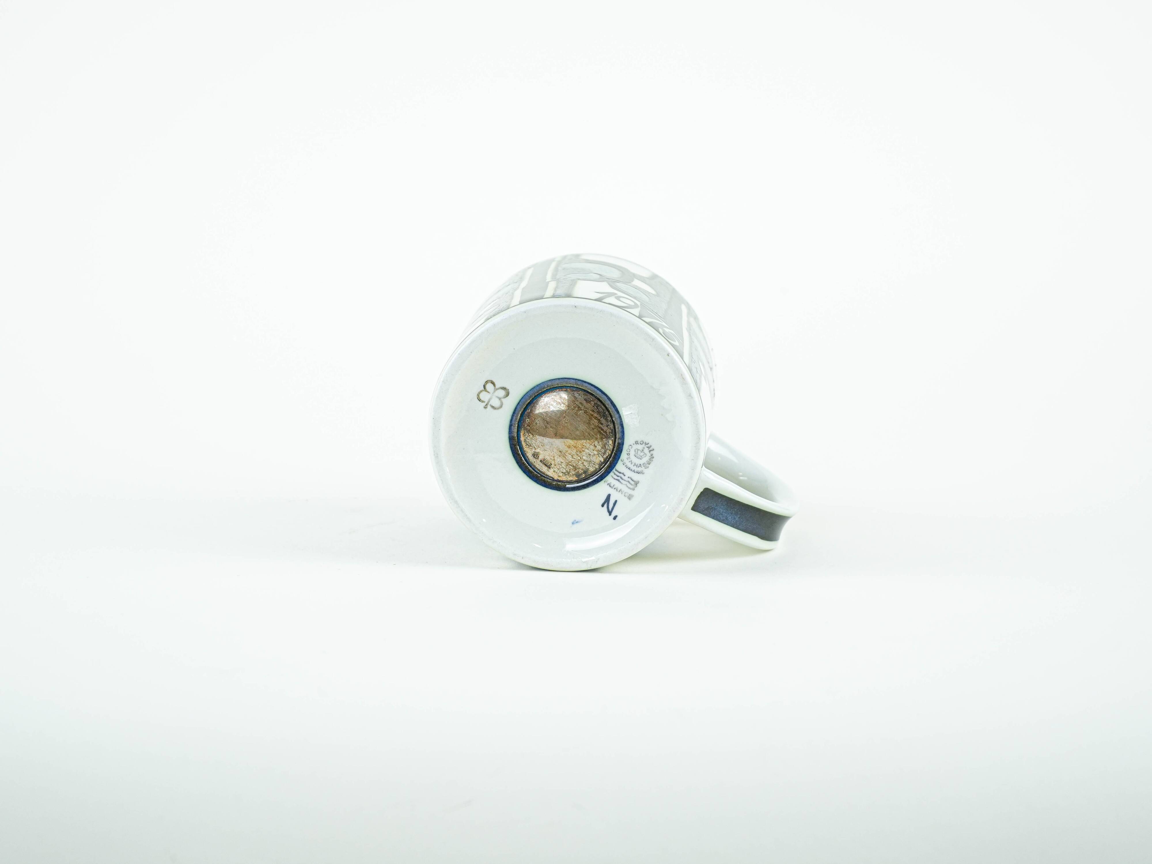 Ceramic mug, Danish design, 1975, designer: Bodil Buch, manufacturer: Royal