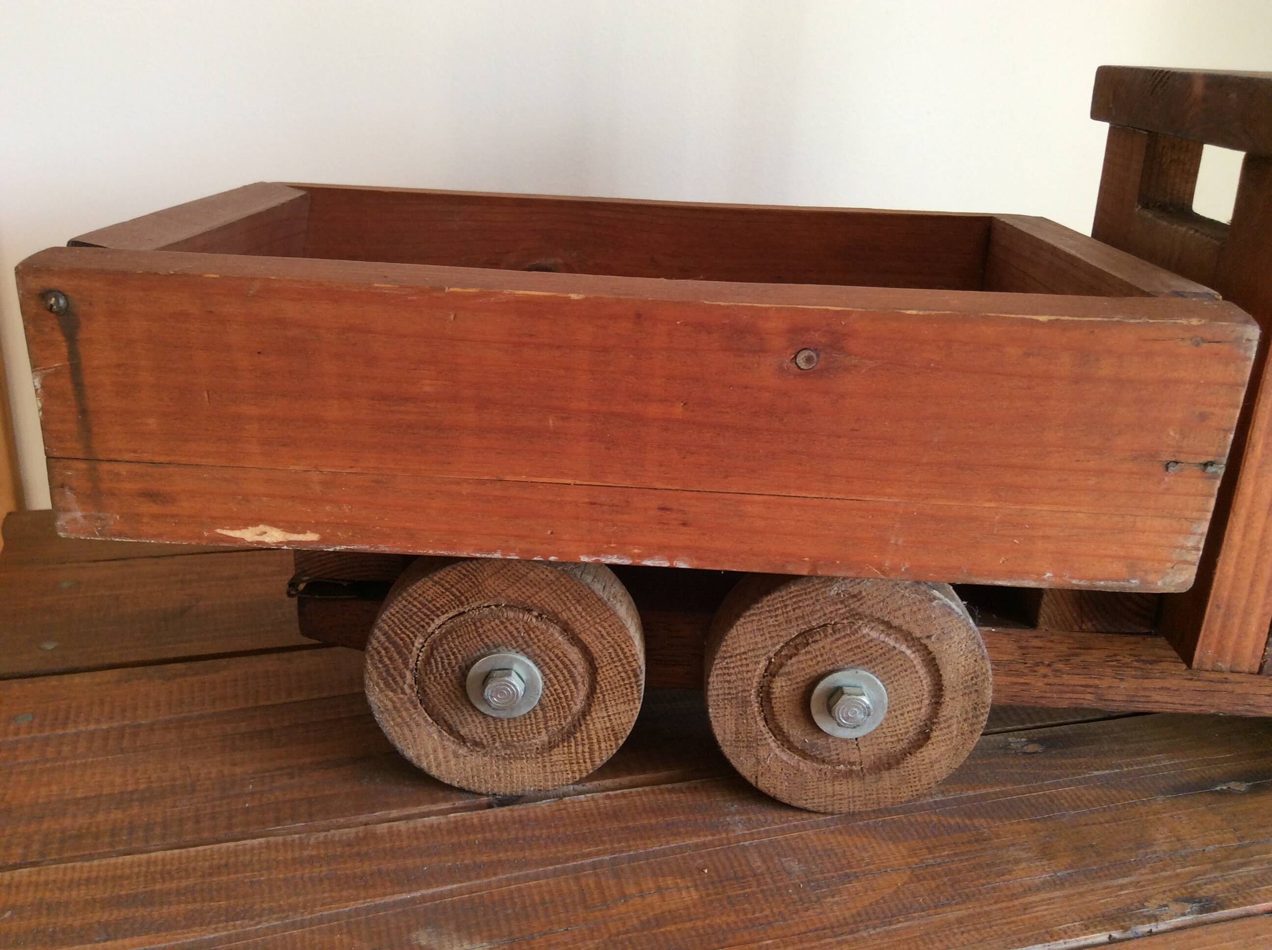 Camion en bois jouet enfant