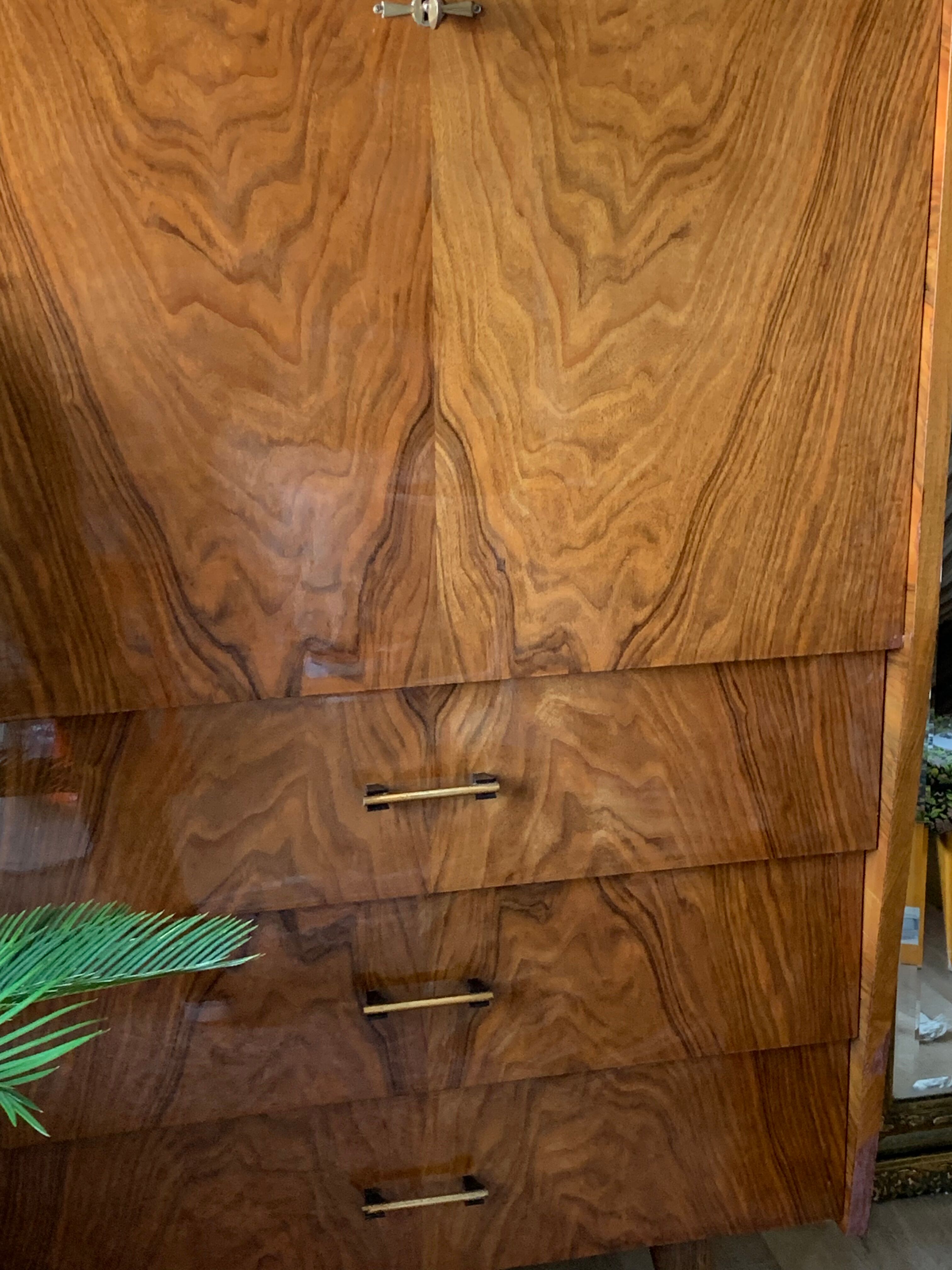 Secretary 70 feet compass