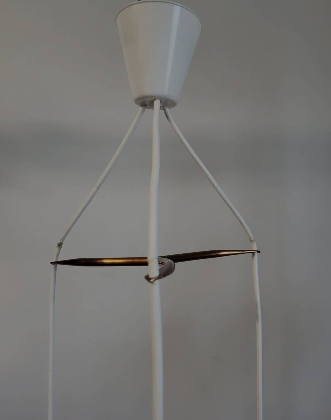 Suspension vintage scandinave en plexiglas et cuivre, probablement danoise