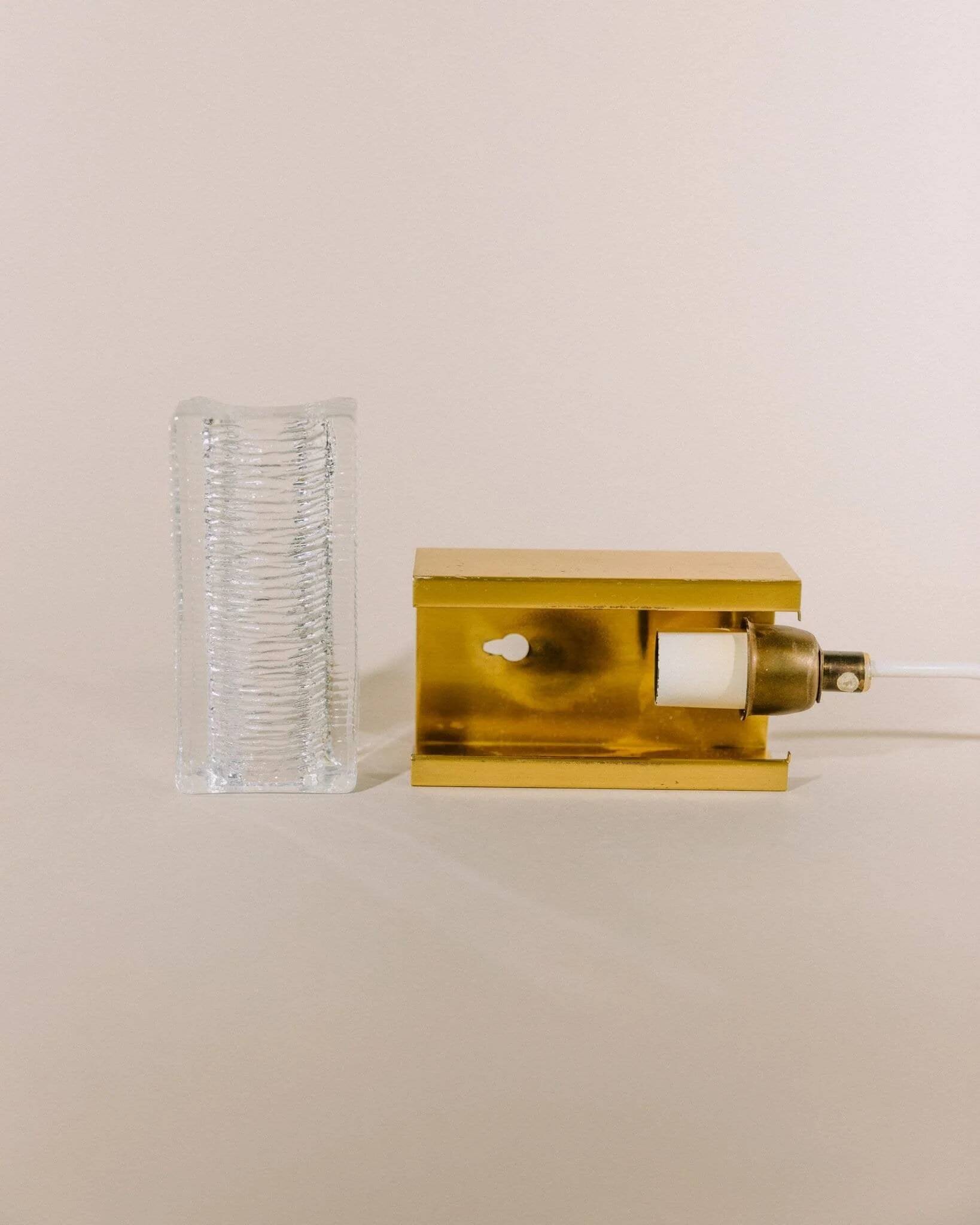 Set of 2 Vitrika Atlantic Wall Lamps in Clear Glass with Brass-Gold Frames