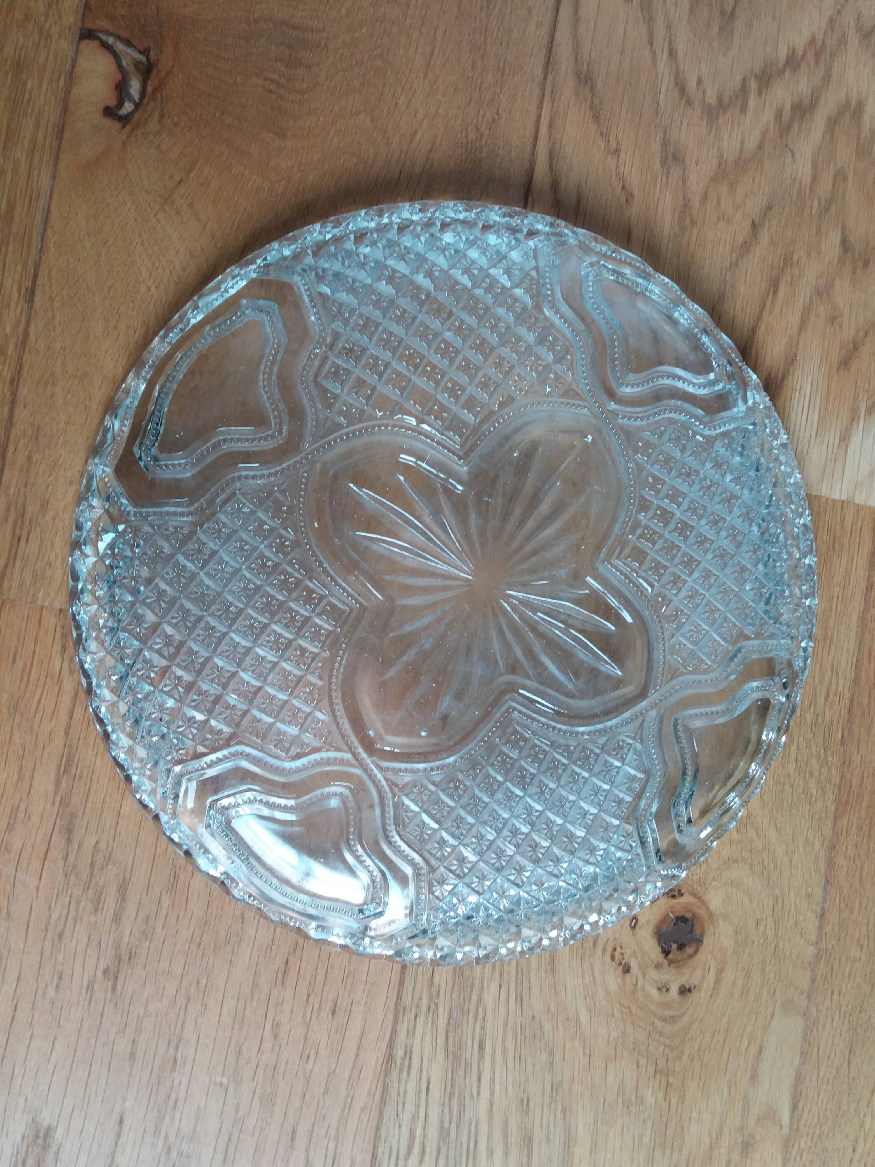 Chiseled glass dish
