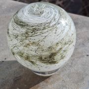 Vase boule soliflore en verre soufflé Yonel Faure signé