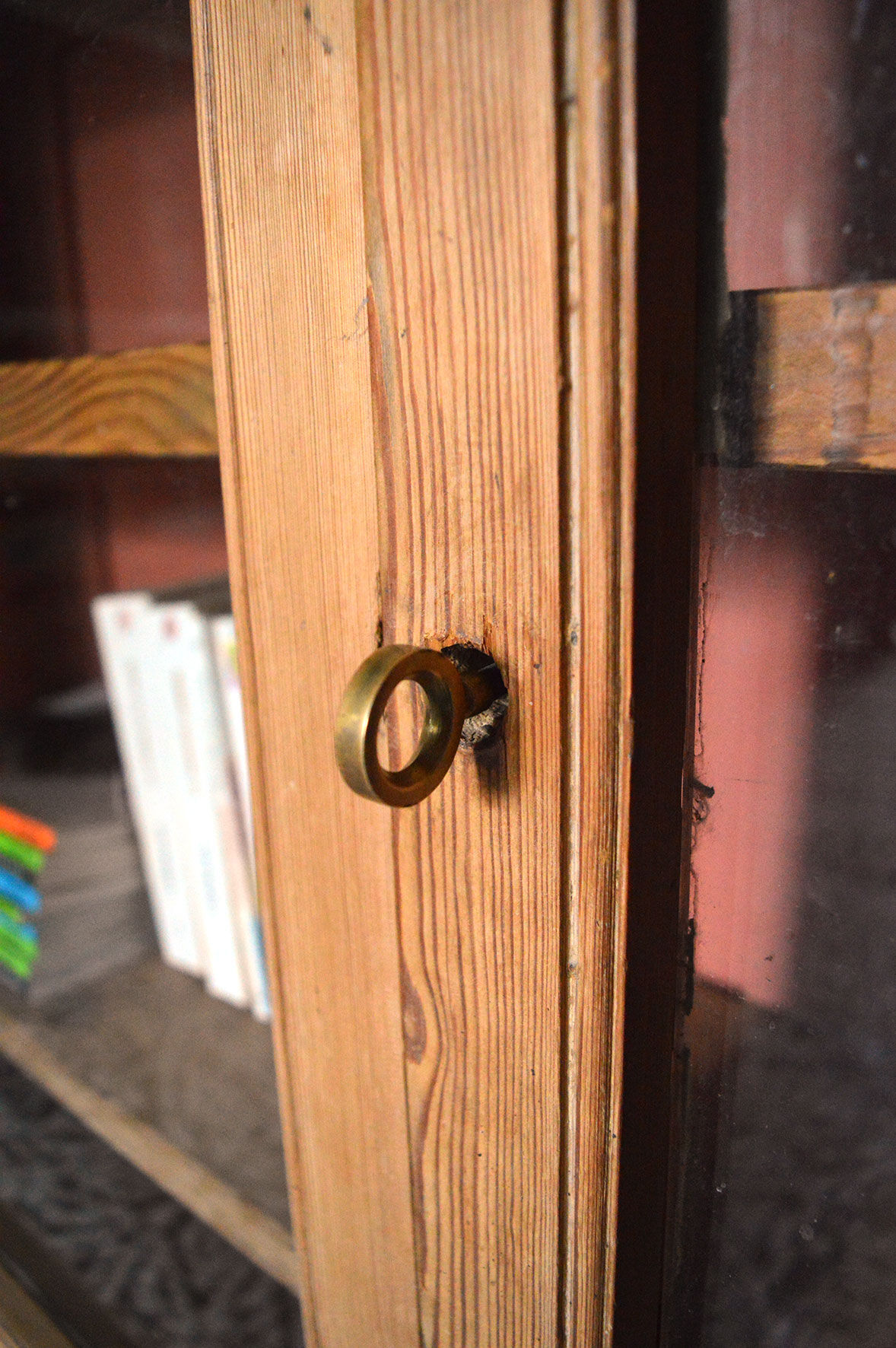 Wood and terracotta showcase