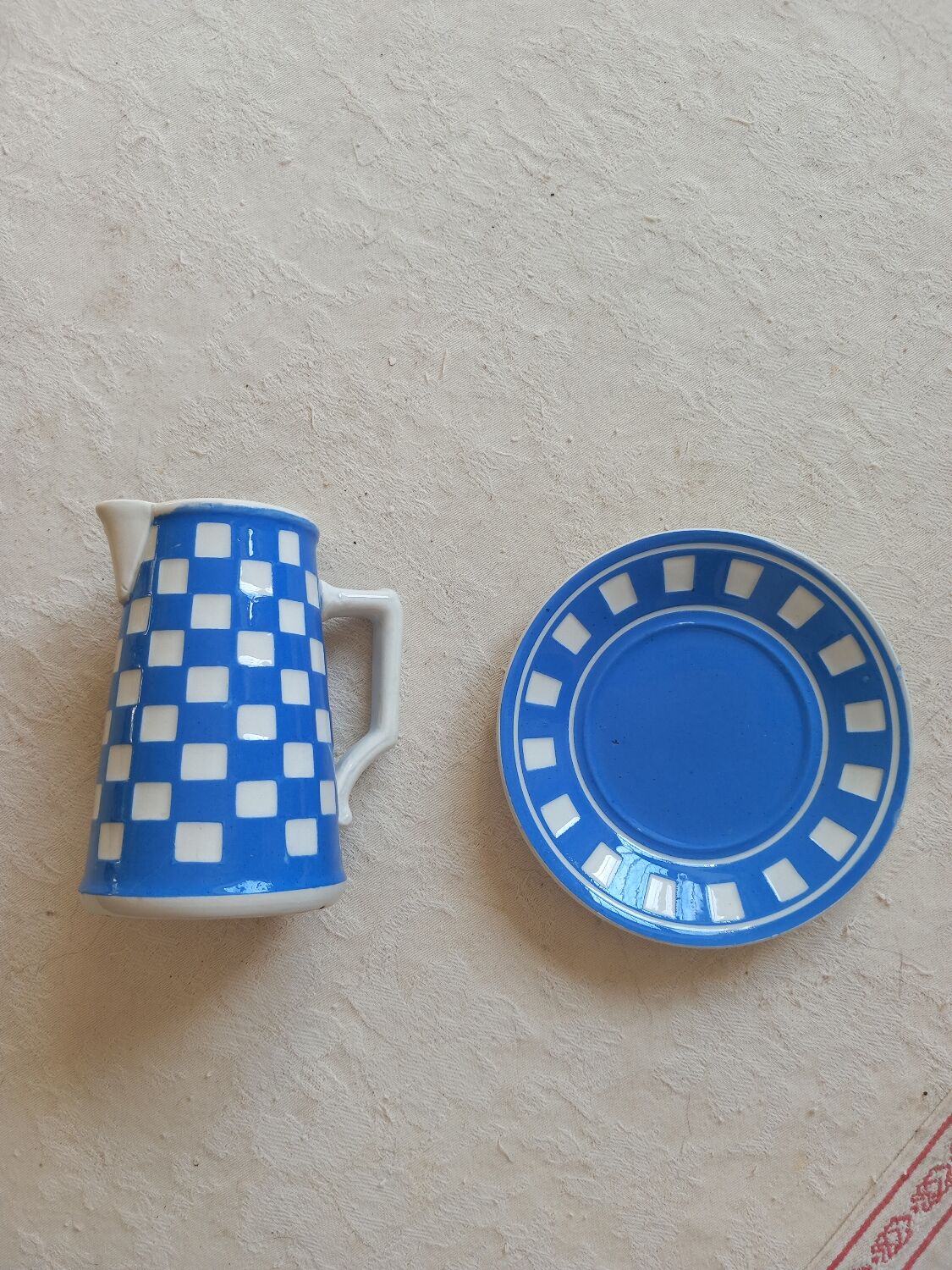 Digoin pitcher and plate