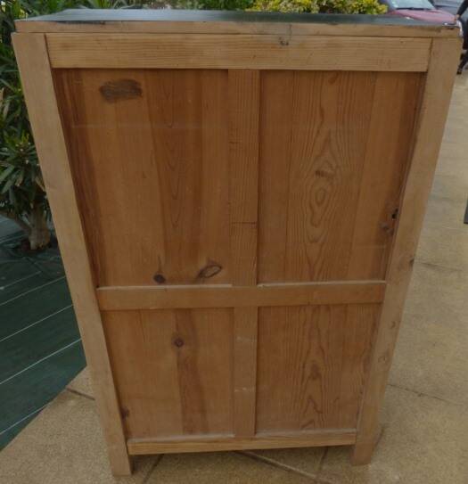 Furniture with an art deco door with 2 solid wood interior shelves – Completely revamped