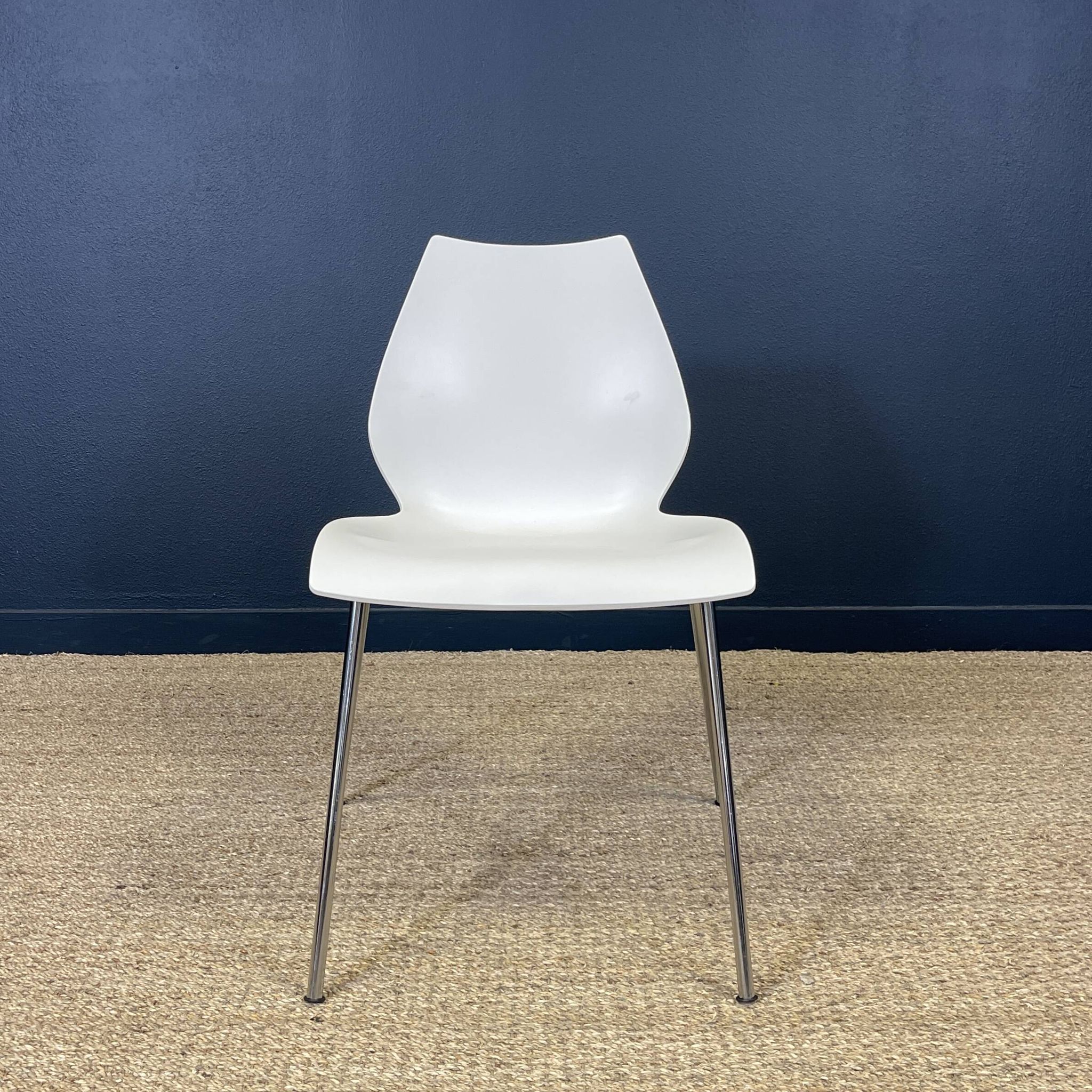 Set of 4 white Maui chairs by Magistretti for Kartell 2000s Italy
