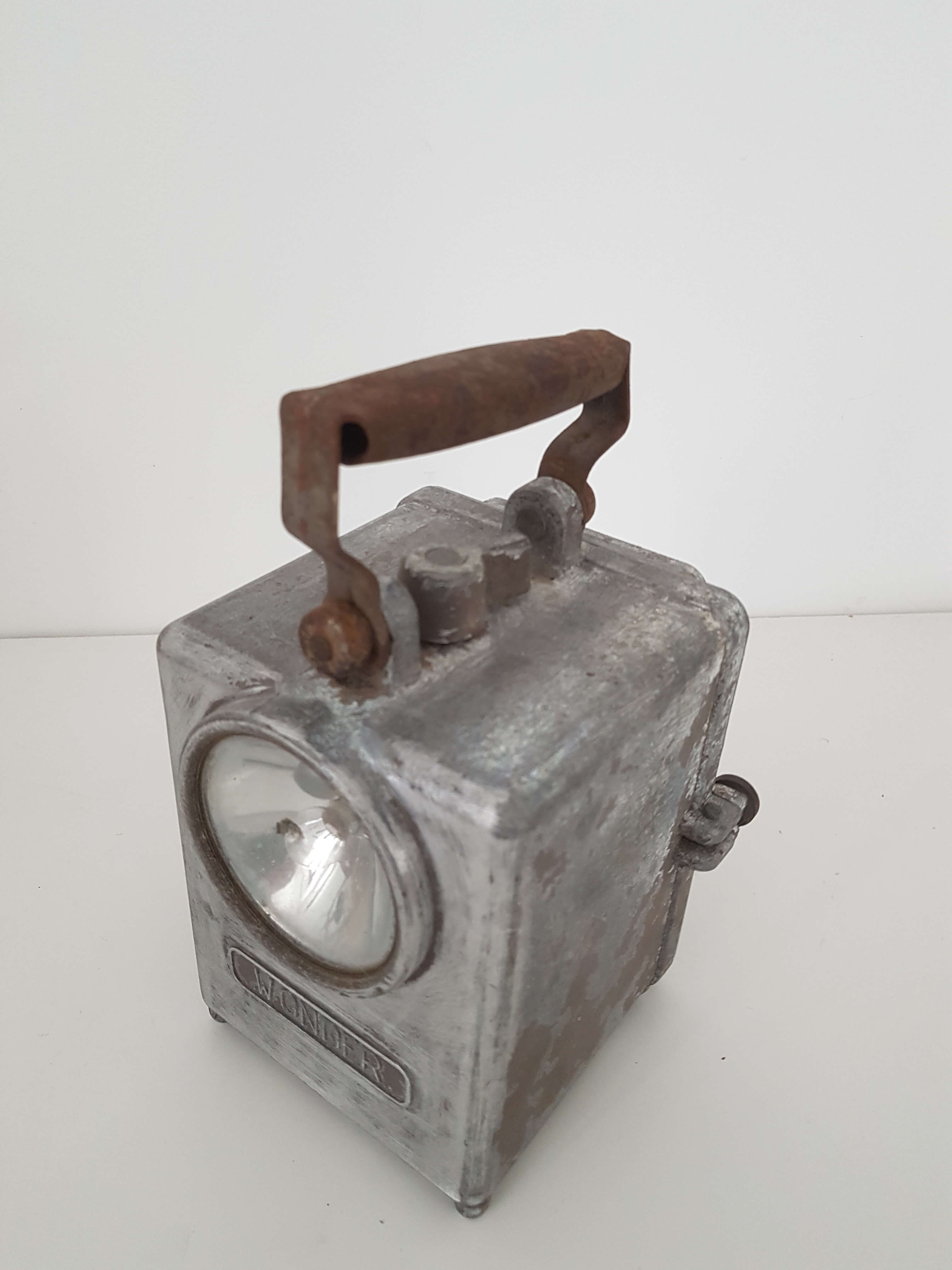 1940 portable railway lamp