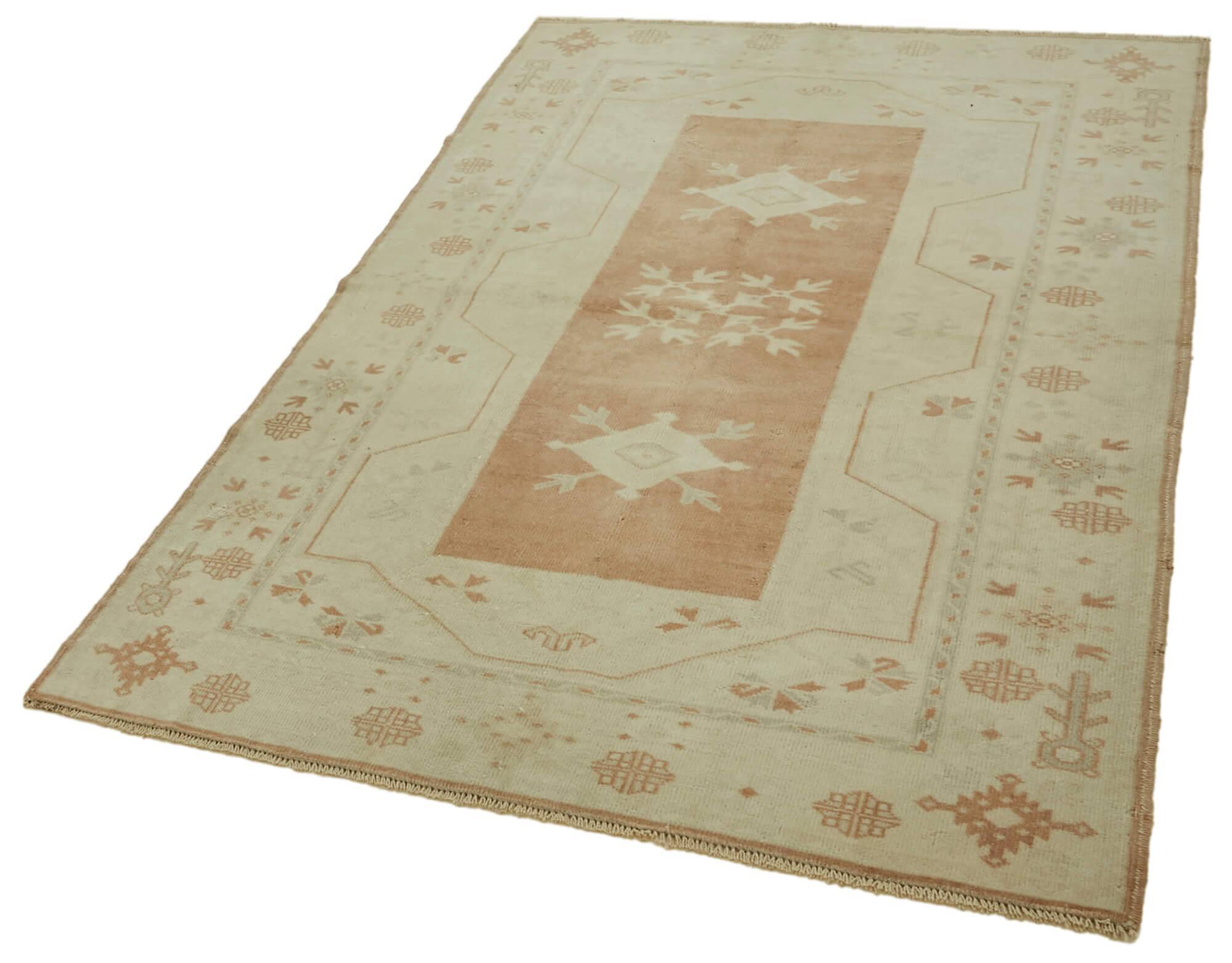 Turkish Vintage Anatolian Rug 122 cm x 186 cm