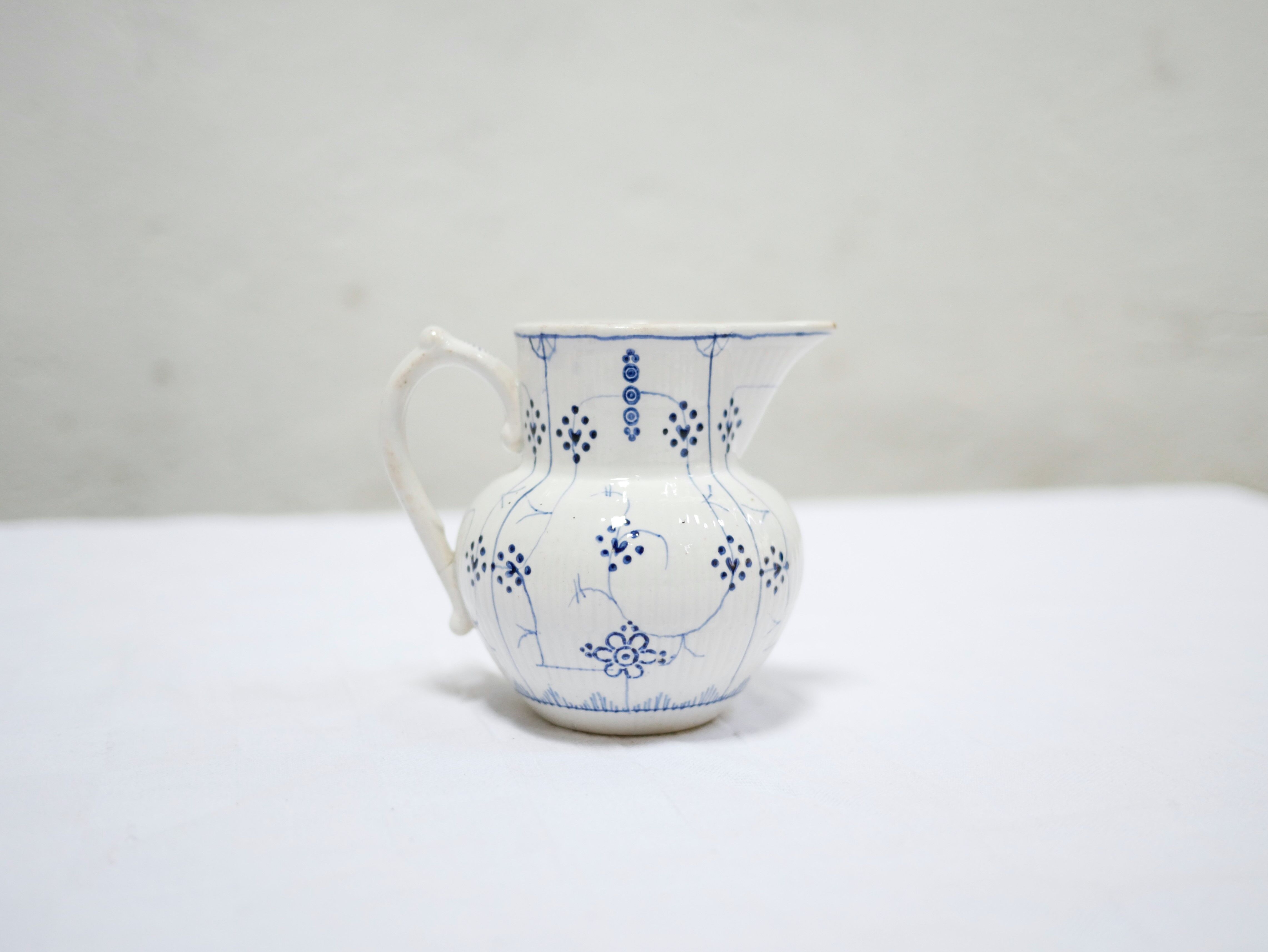 Pot à lait vintage en céramique par la manufacture Sarreguemines