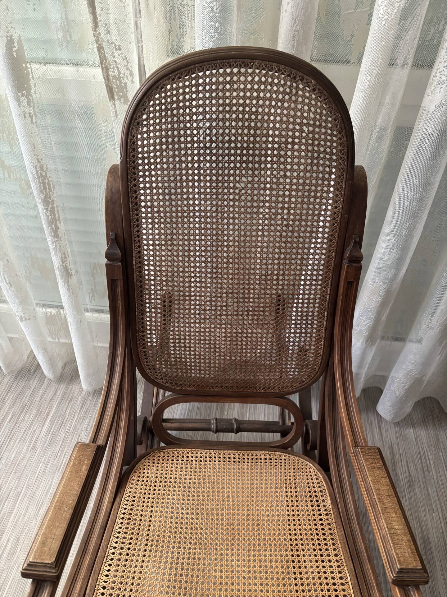 Thonet rattan rocking chair from the 1920s.