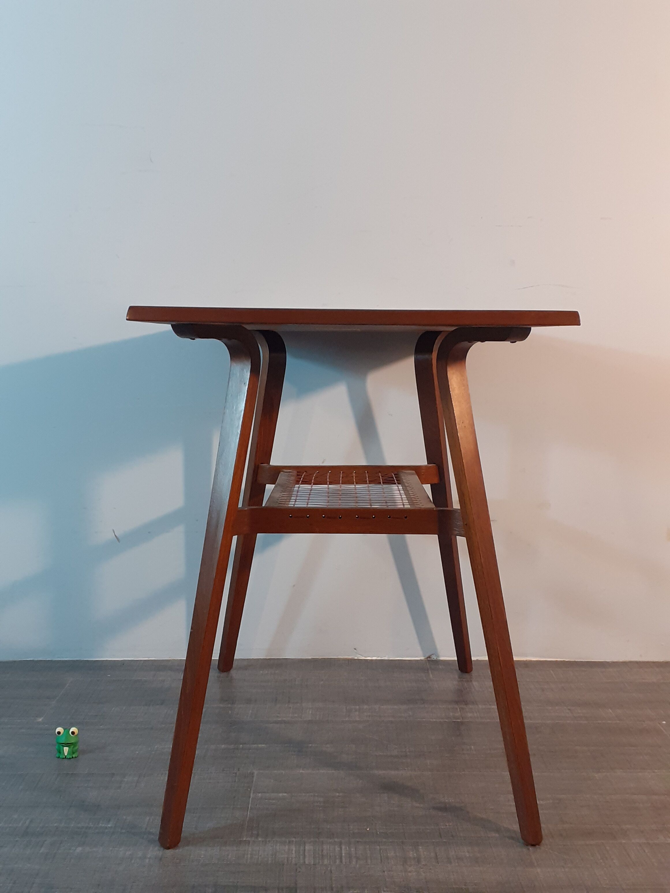 Table d'appoint Drevopodnik Holesov vintage Tchécoslovaque 1960s