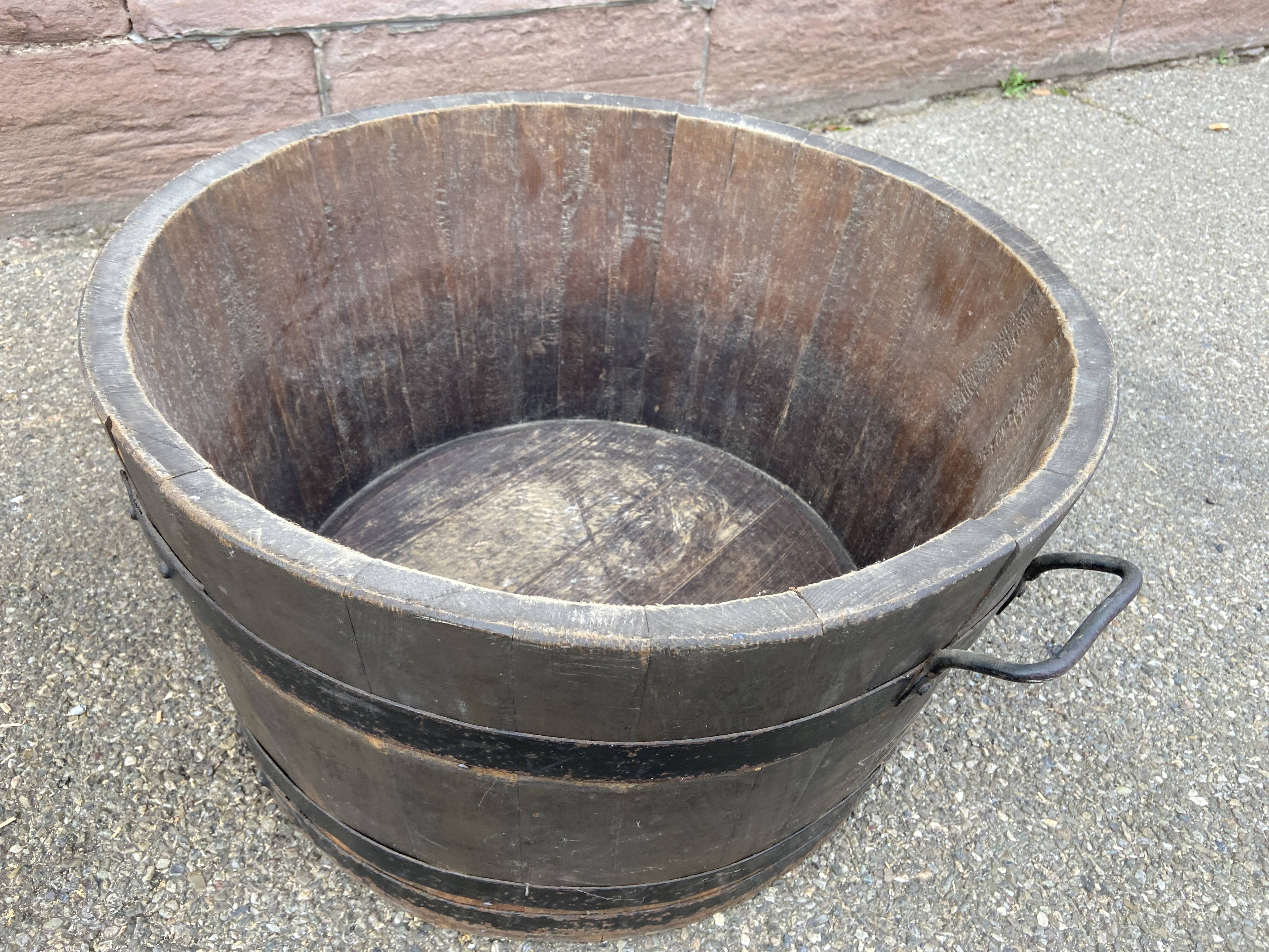 Barrel style flower box