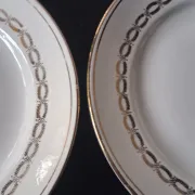 6 dessert plates in opaque porcelain in good condition.