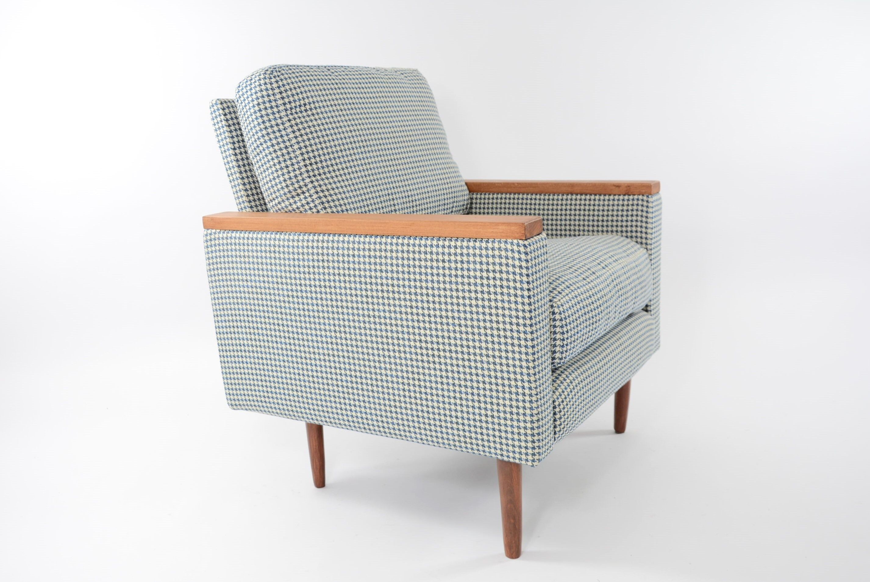 Cube armchair blue houndstooth