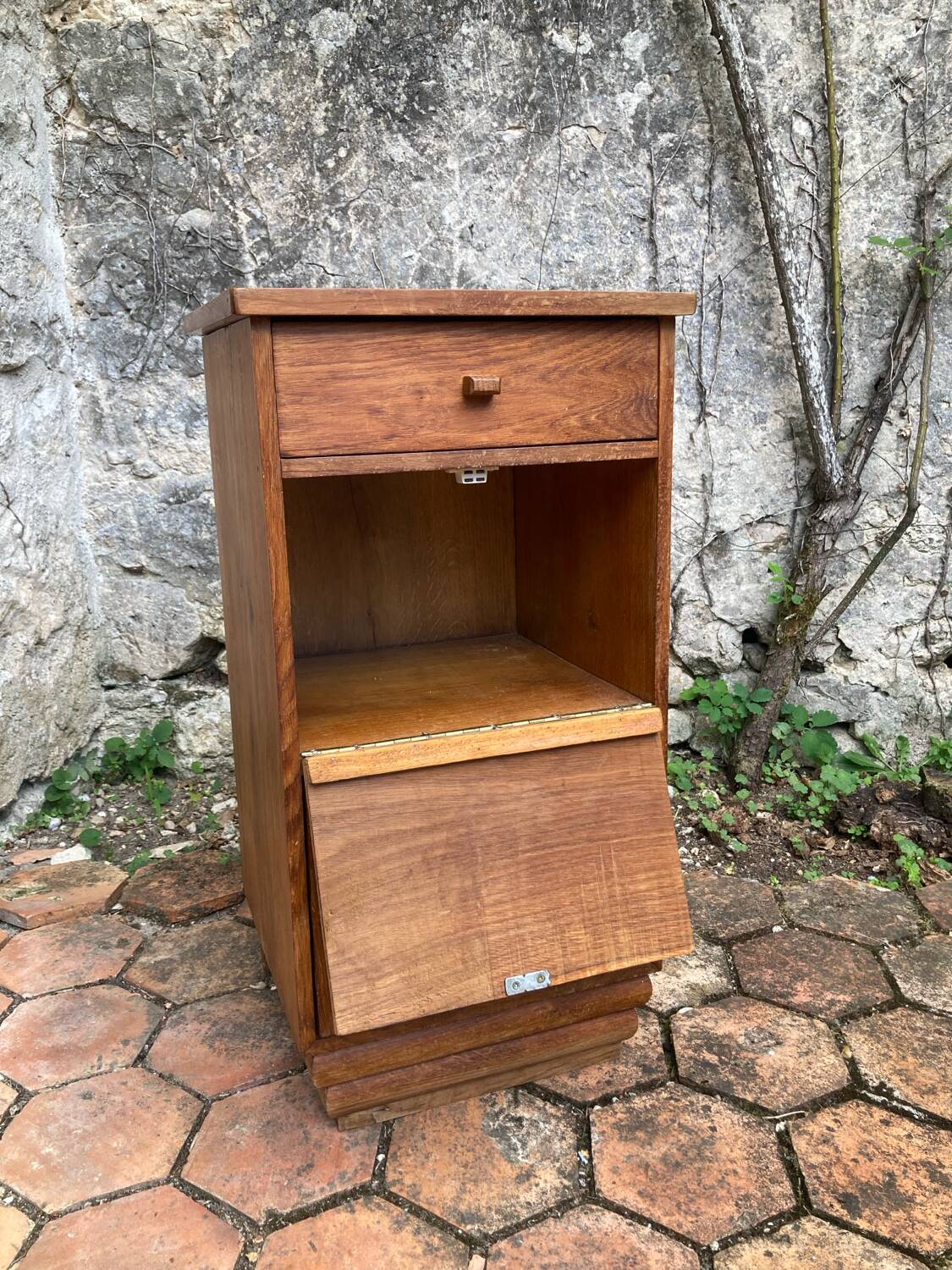 Meuble de rangement ancien