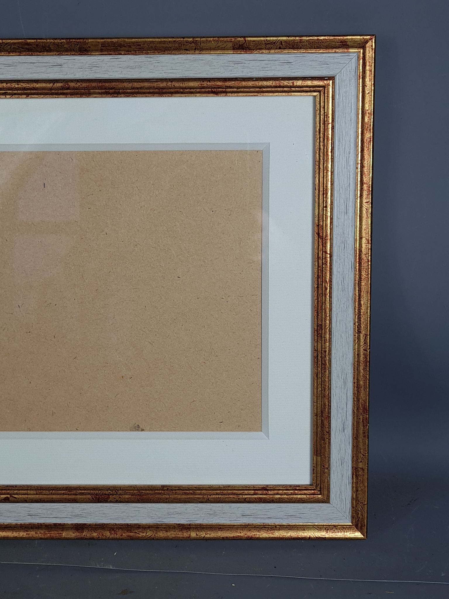 Frame gilded wood gold leaf 35,5x29,5 cm, foliage 30,5x24,5 cm + SB glass