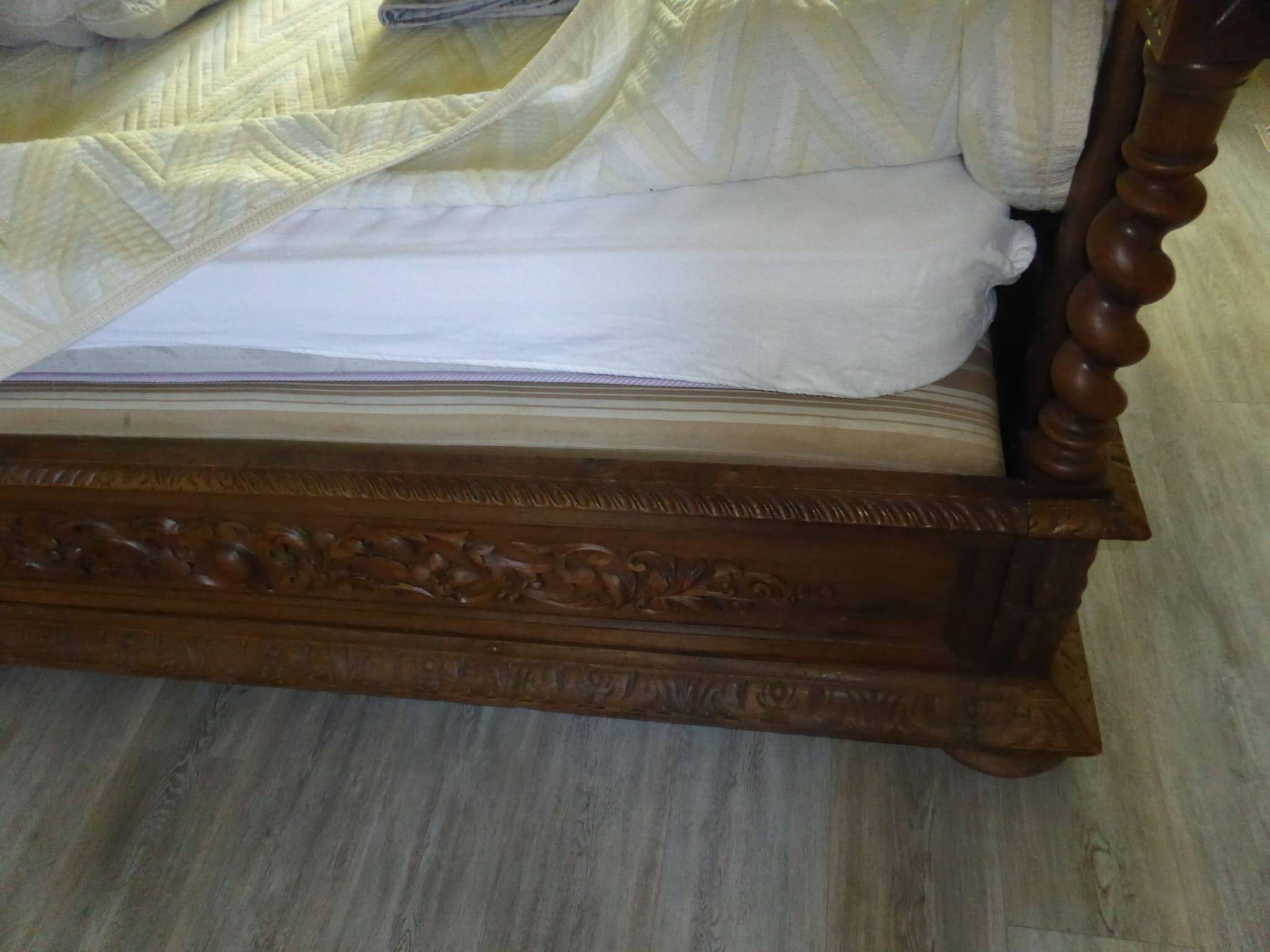 Lit ancien style Louis XIII Baroque