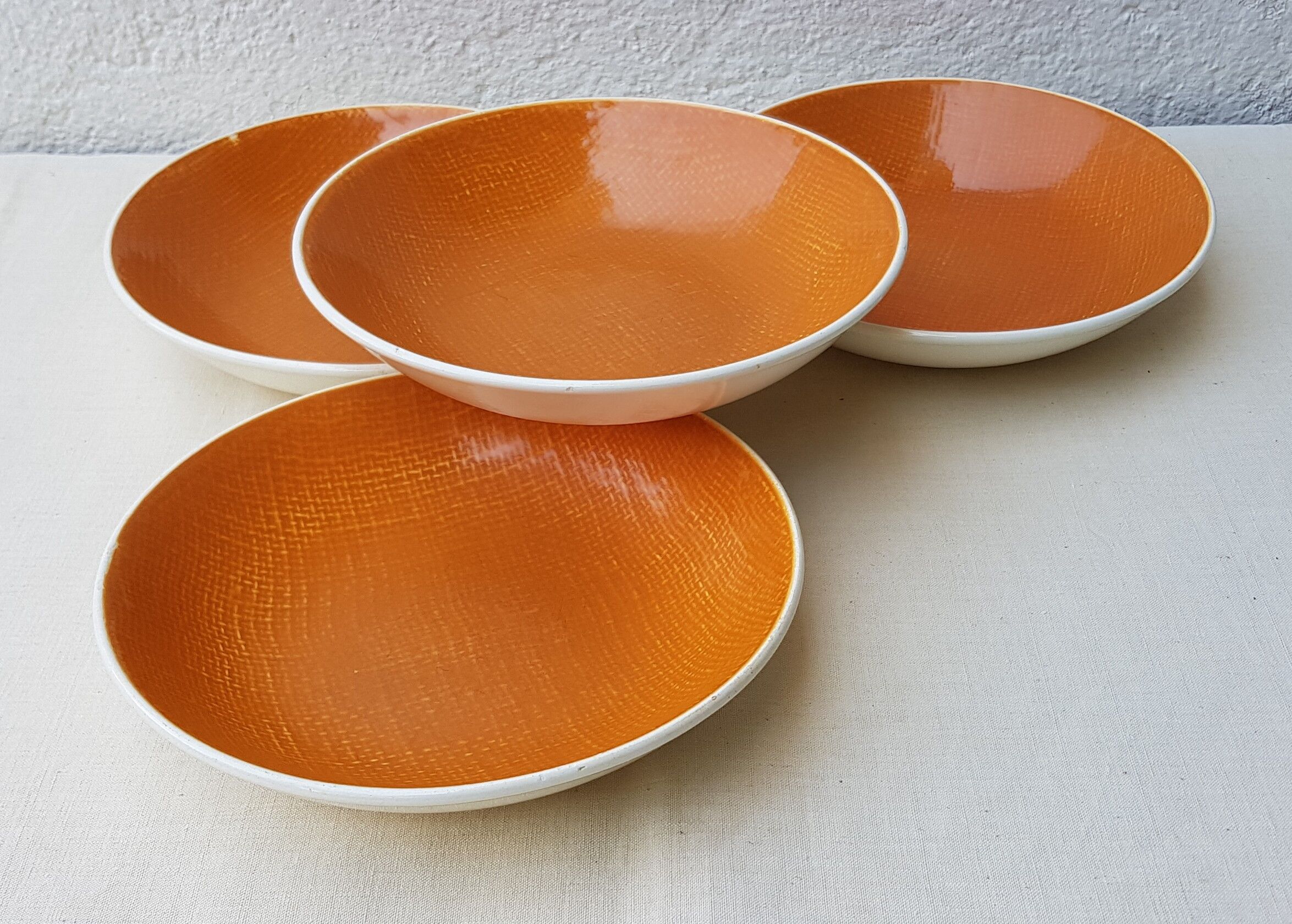 4 shallow sail coral plates salins Deauville