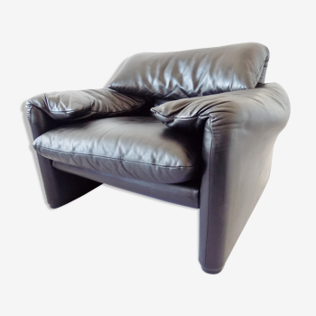Cassina Maralunga Black Leather Lounge Chair