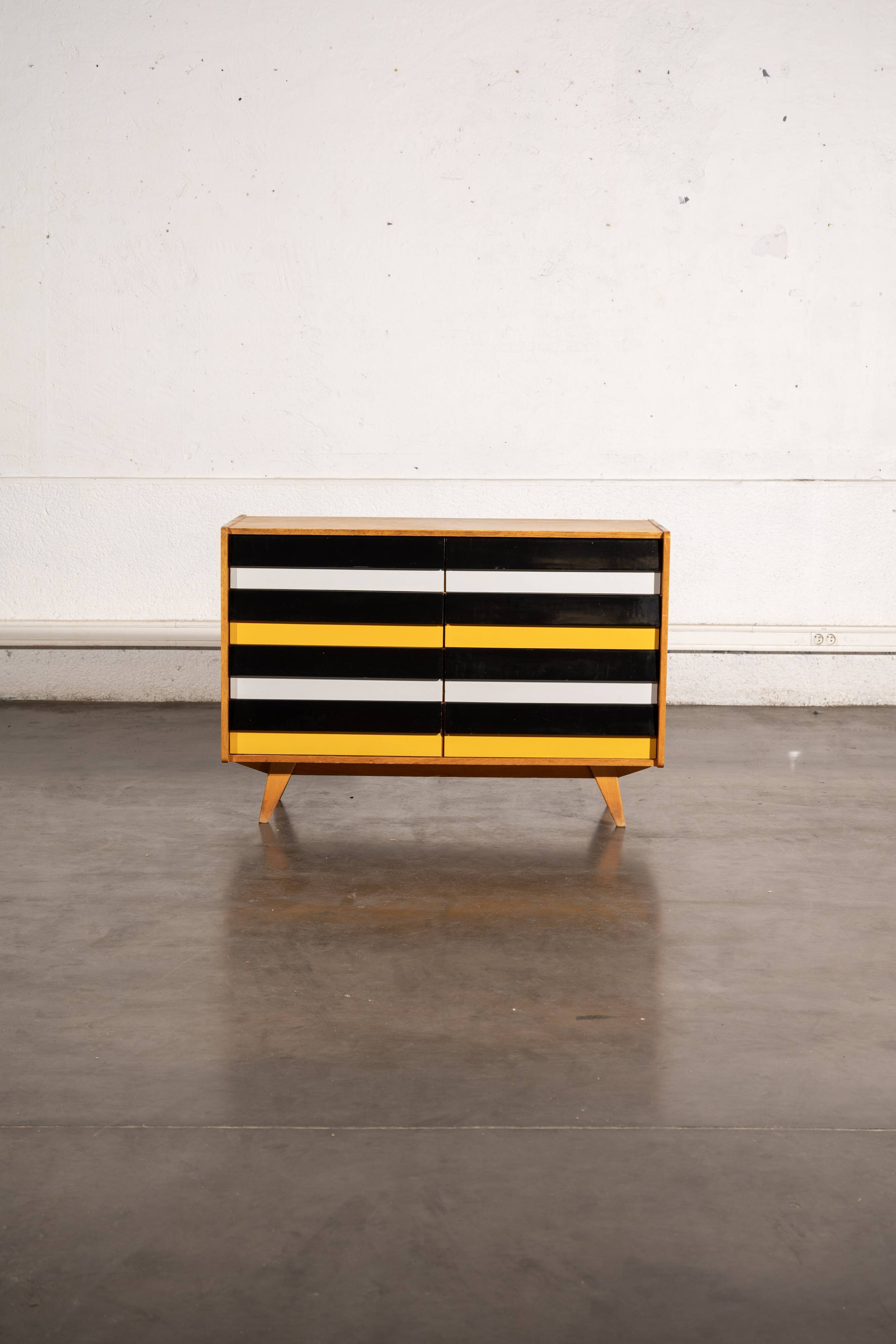 Jiroutek chest of drawers