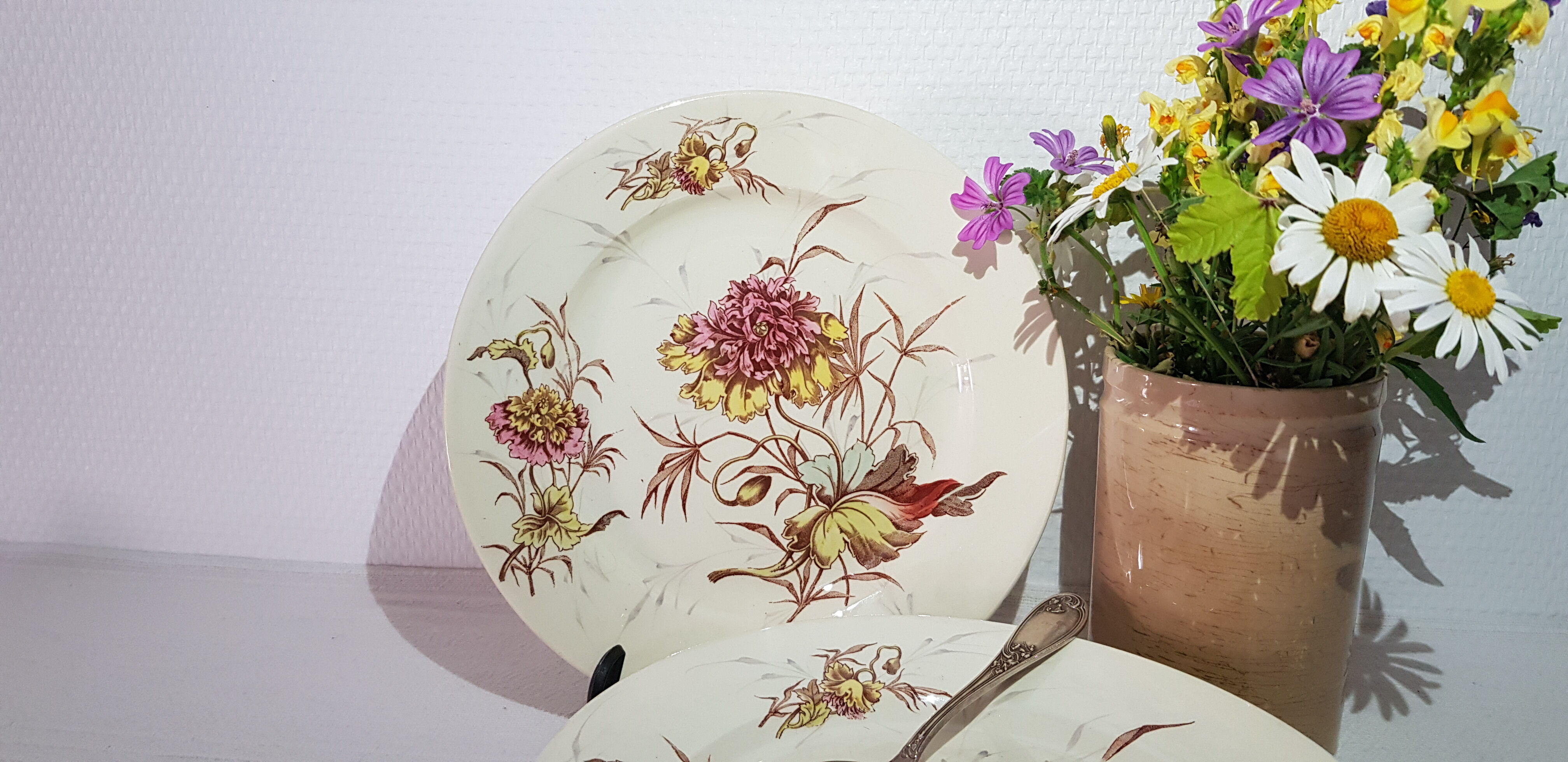 Set of 6 dessert plates in Luneville earthenware, iron earth, polychrome