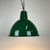 Suspension industrielle en émail vert, années 1960