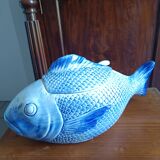 Fish-shaped slip tureen