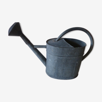 Zinc watering can