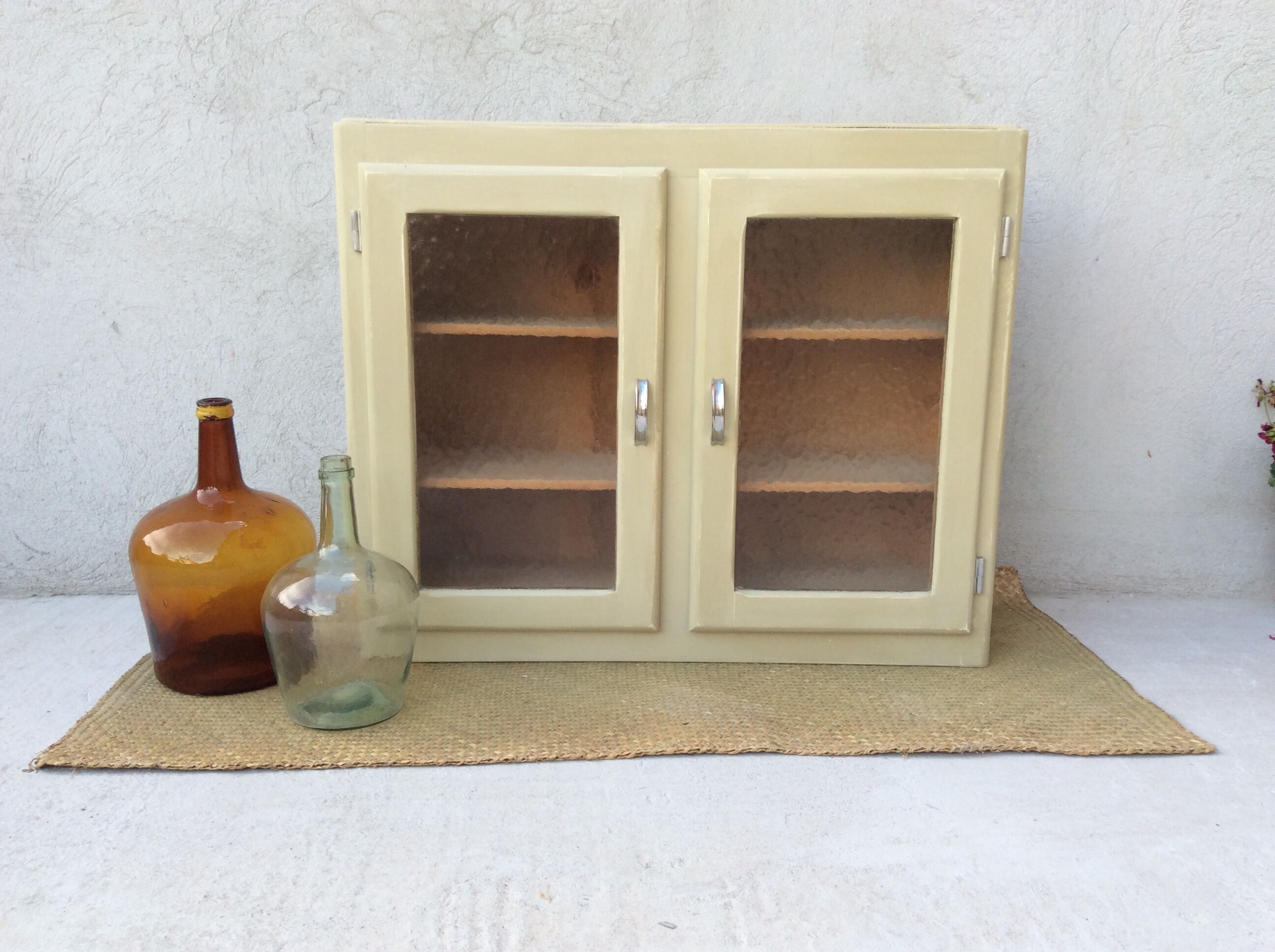 Top buffet glass doors 50s patinated almond green