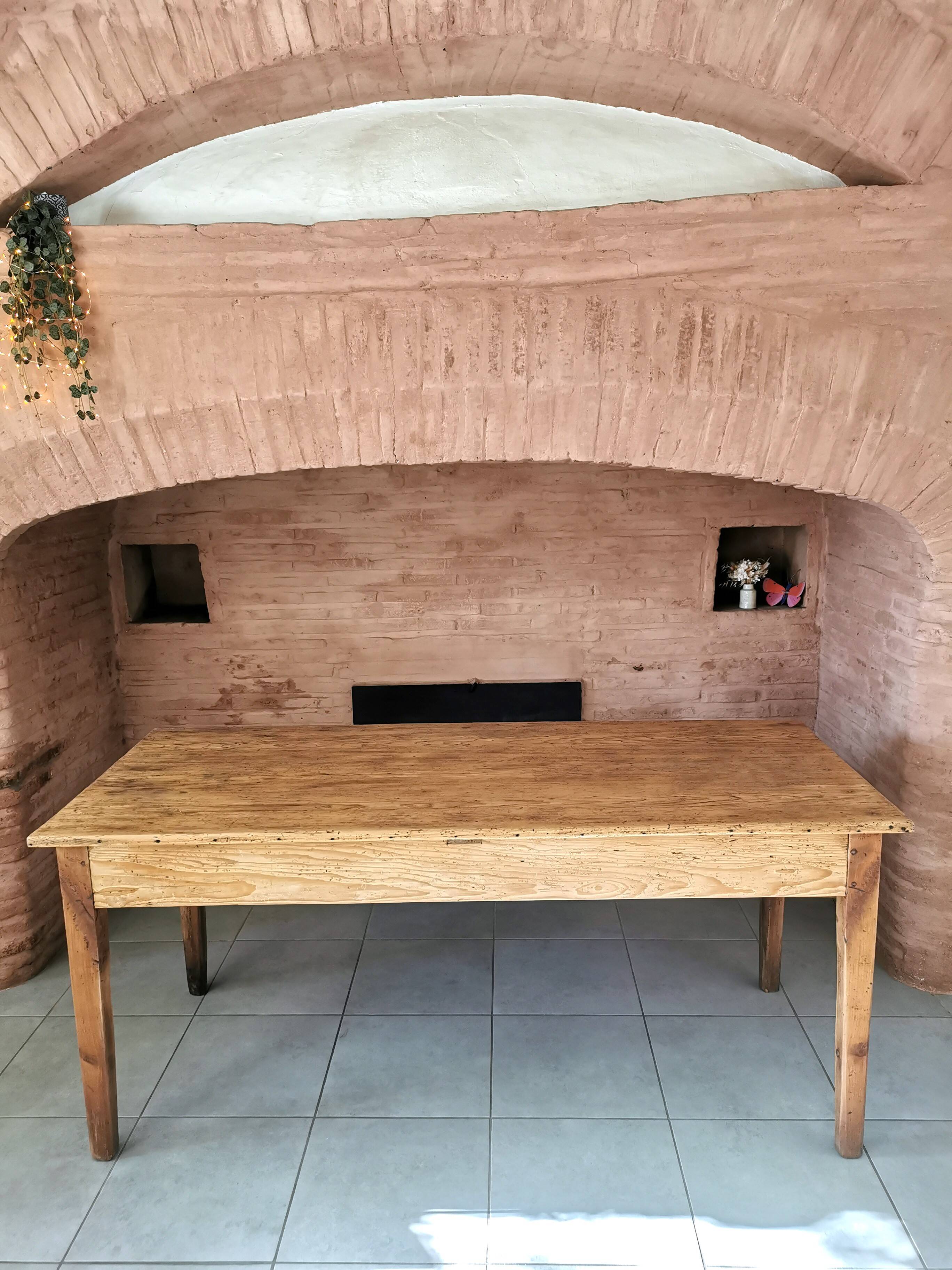 Dining table, rustic farmhouse style, 6 to 8 seats.