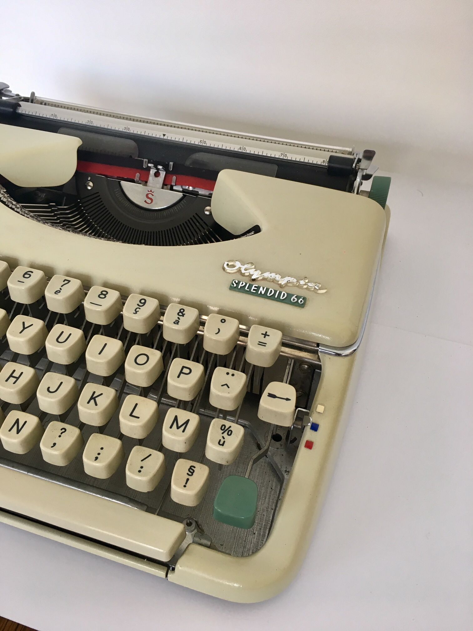 Machine à écrire olympia splendid 66 des années 60 Selency