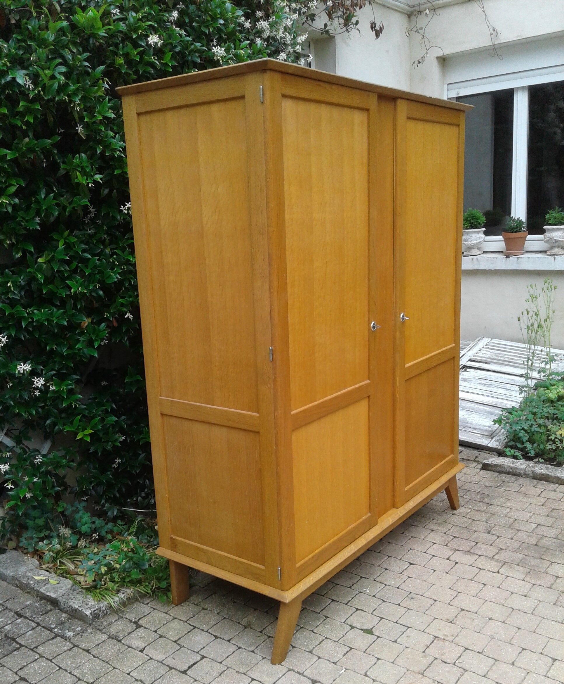 Cabinet vintage feet compass