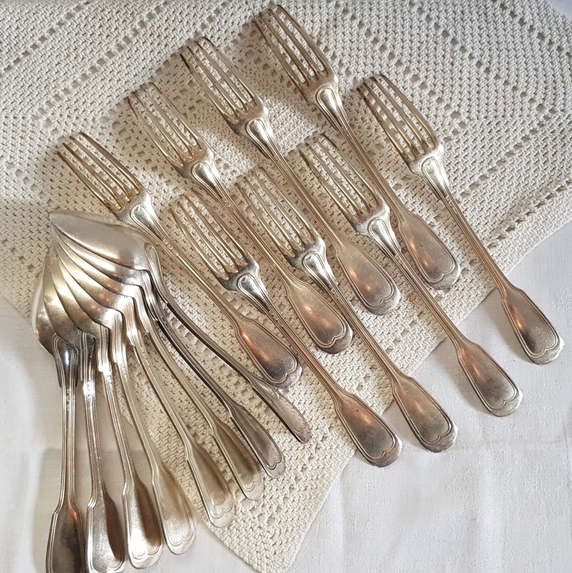 Silver metal housewife