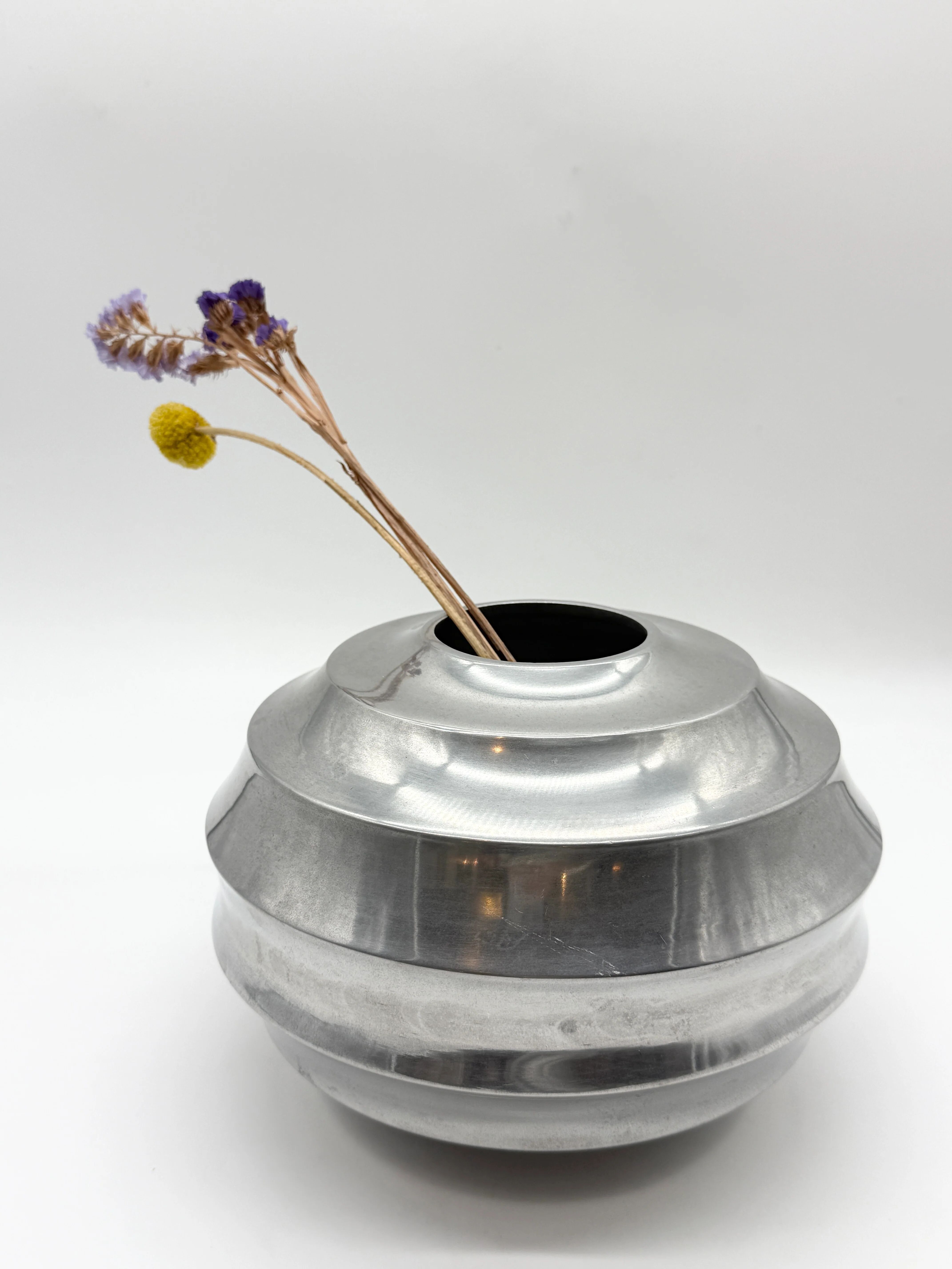 Vase space "saucer" in cast aluminium, 1970s