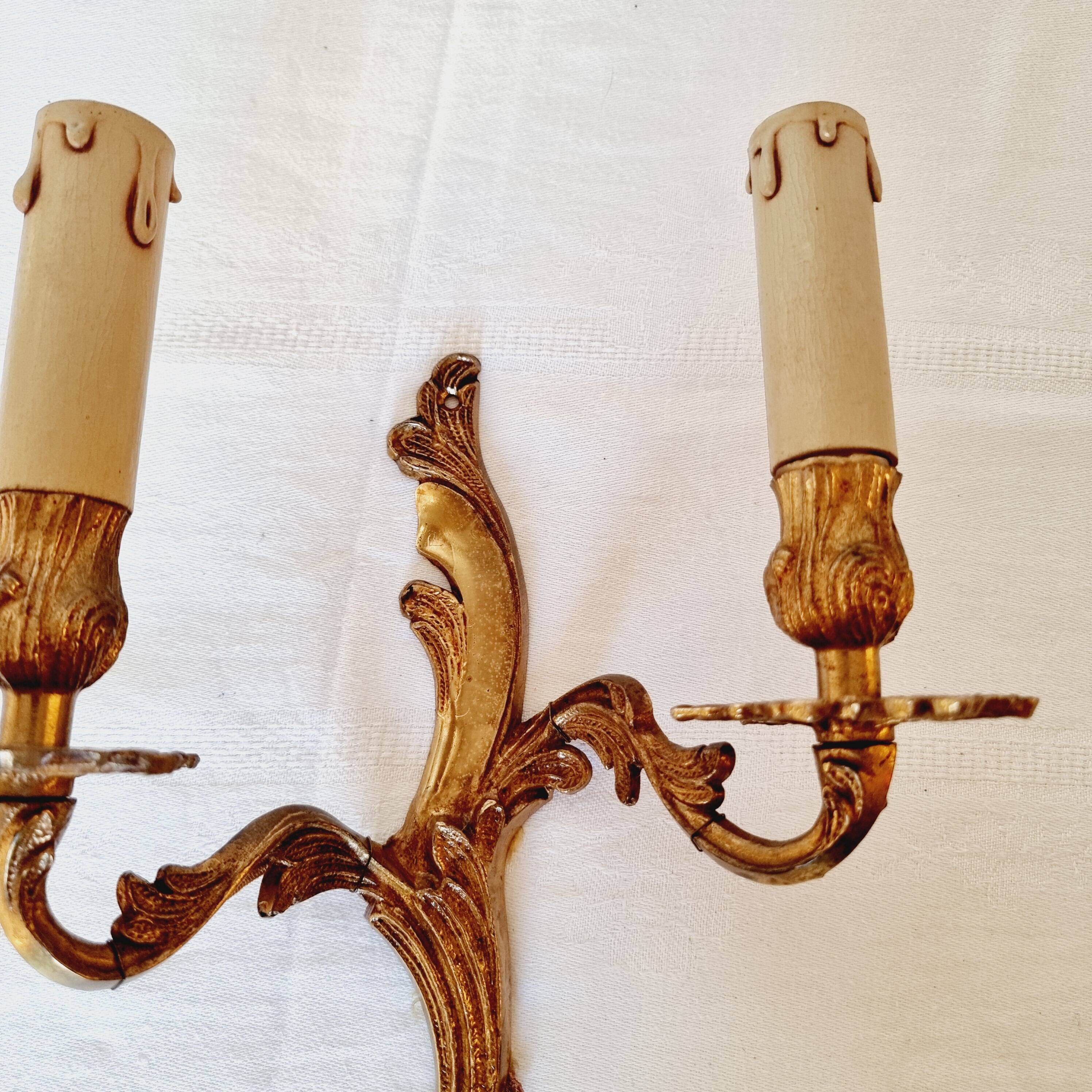 2 french bronze sconces from the beginning of the 20th century in louis xv rocaille style, electrical system