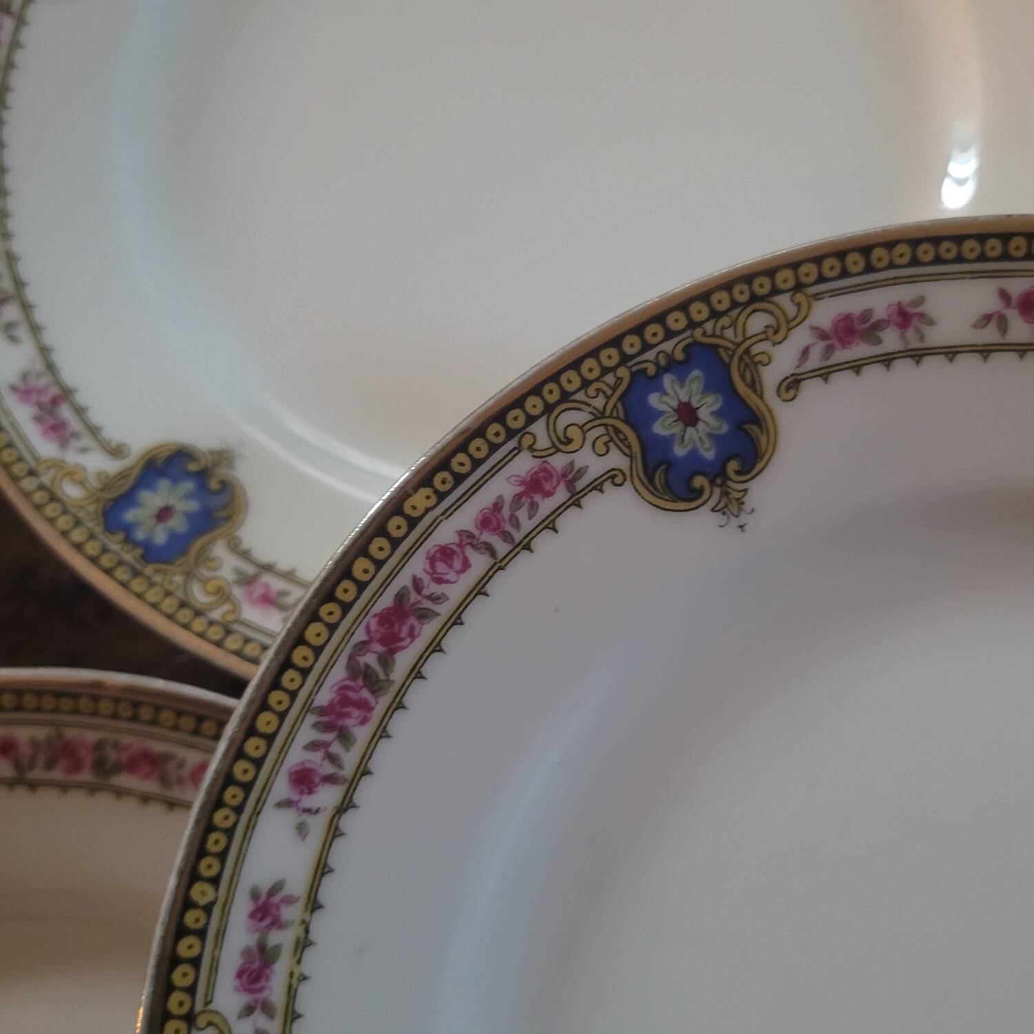 Set of 5 dessert plates – French Limoges porcelain, neo-style decor