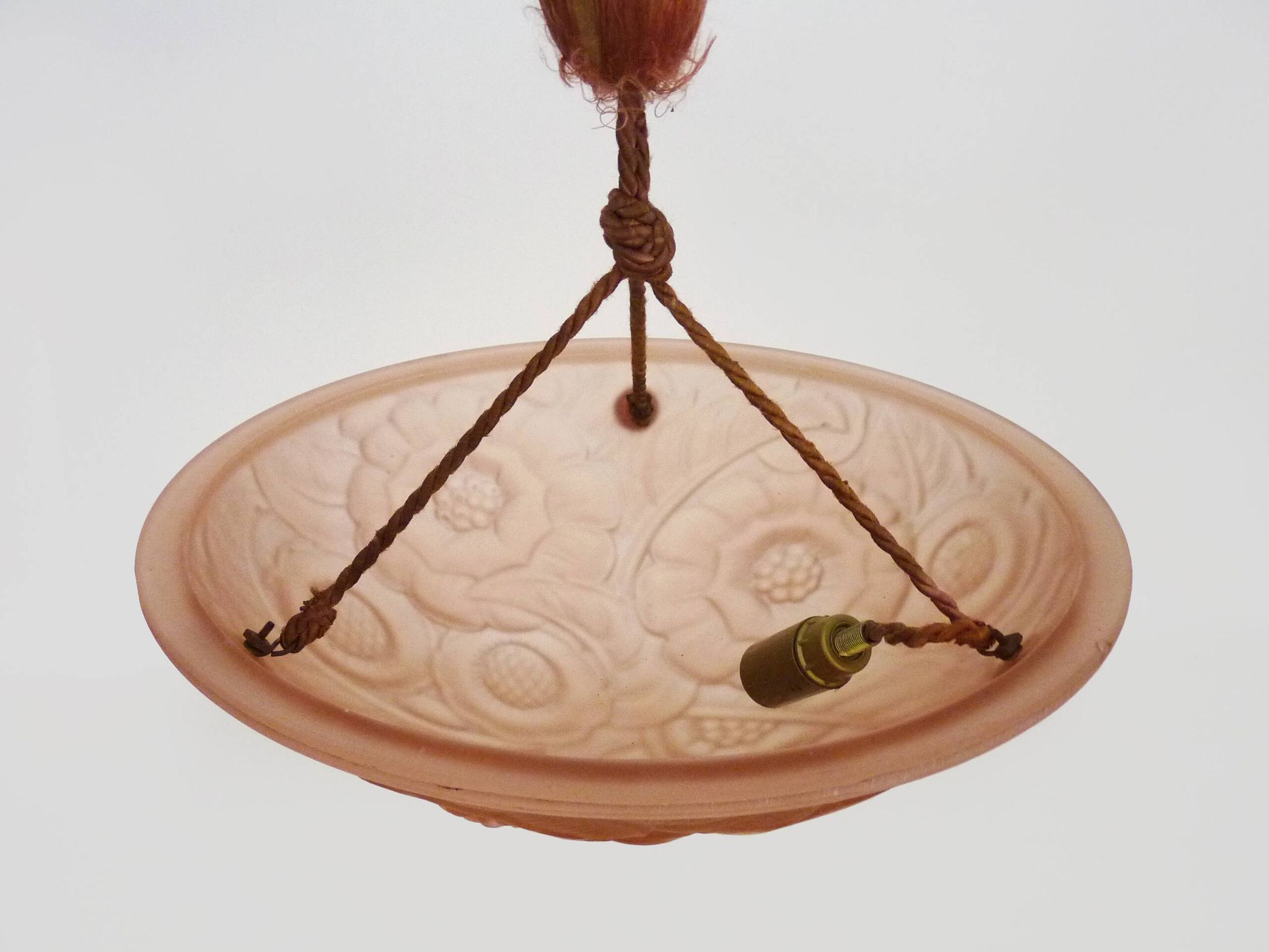 Antique chandelier, Art Deco floral basin pendant light 1 light, in pink glass paste. 1930s