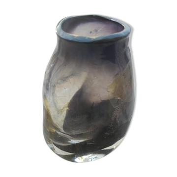 Soft-shaped glass paste vase