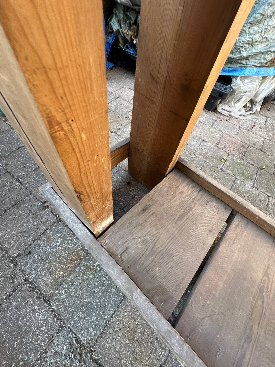 Carpenter's workbench decor