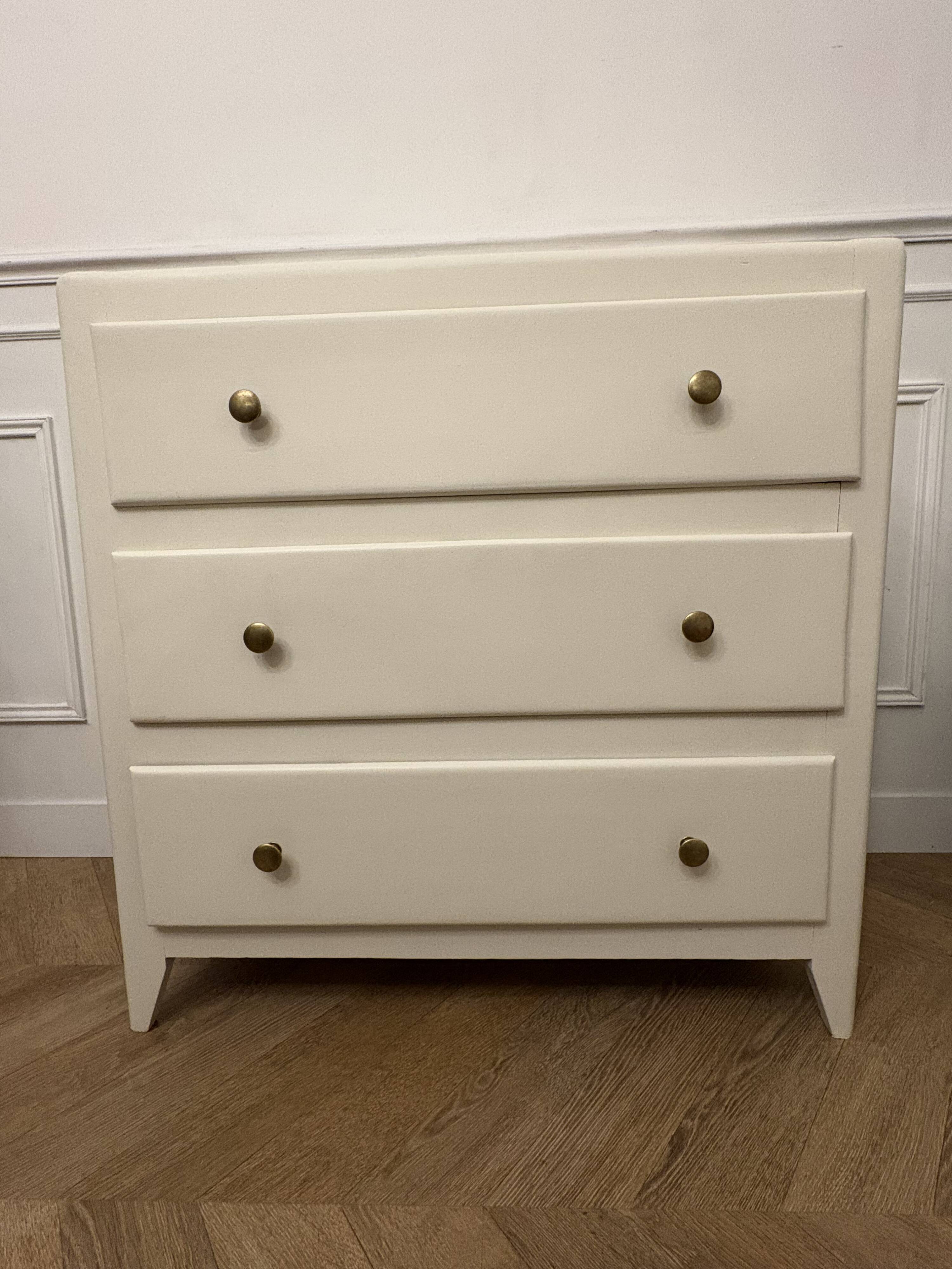 Commode parisienne